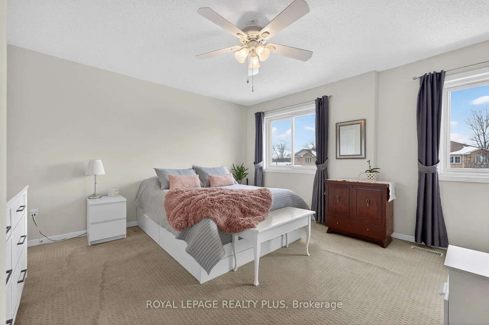 Photo 18 of 707 Inverary Road, Burlington, Shoreacres — HOMEH