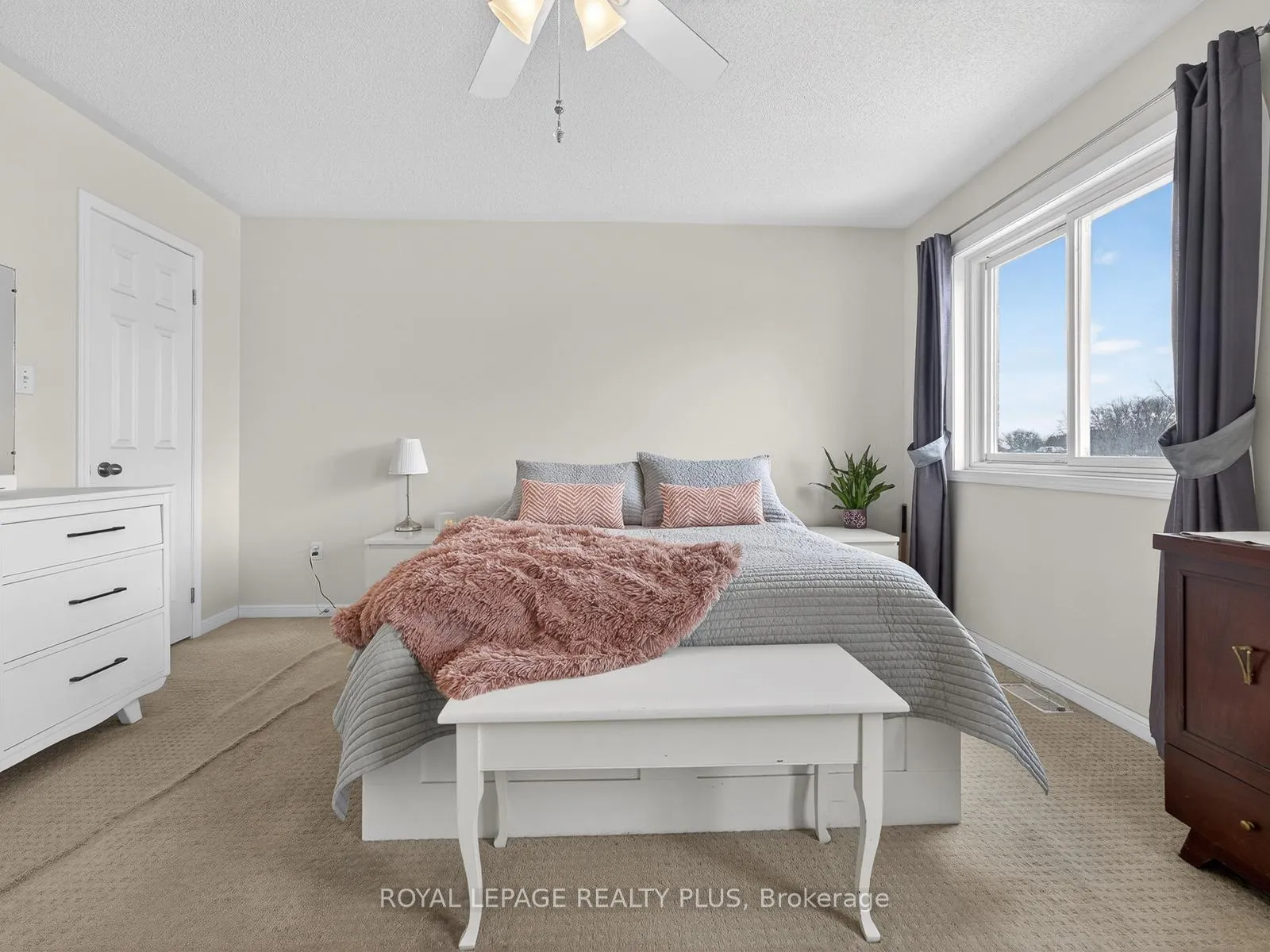 Photo 19 of 707 Inverary Road, Burlington, Shoreacres — HOMEH