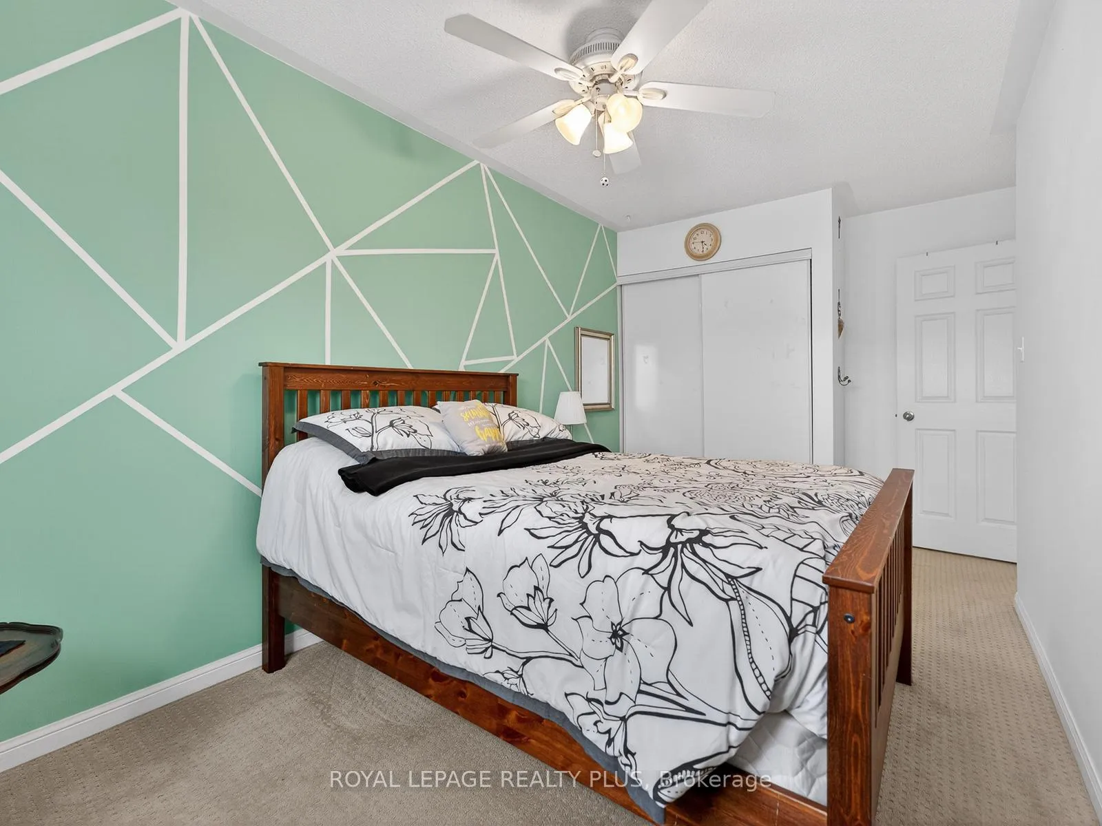 Photo 22 of 707 Inverary Road, Burlington, Shoreacres — HOMEH