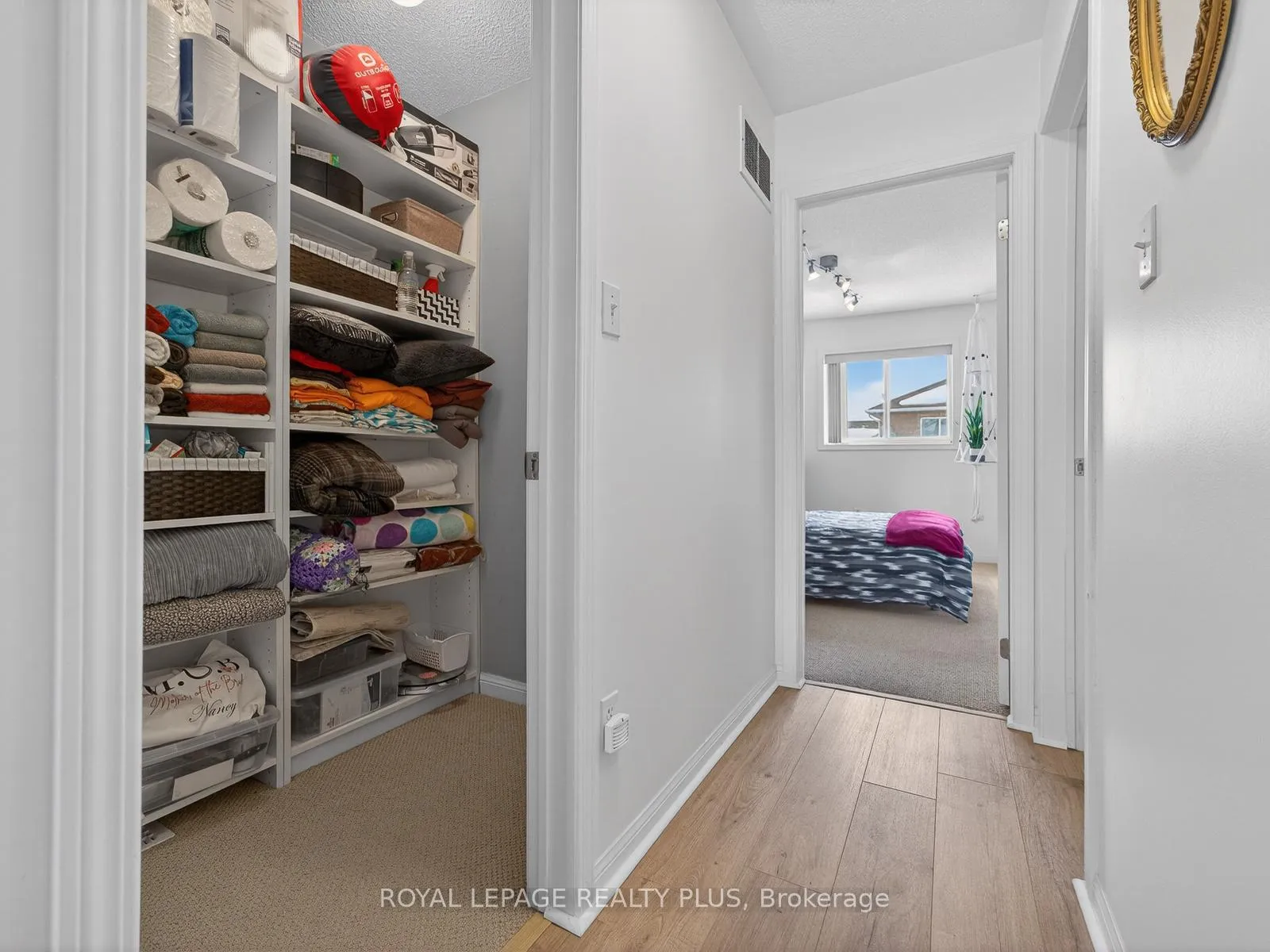 Photo 26 of 707 Inverary Road, Burlington, Shoreacres — HOMEH