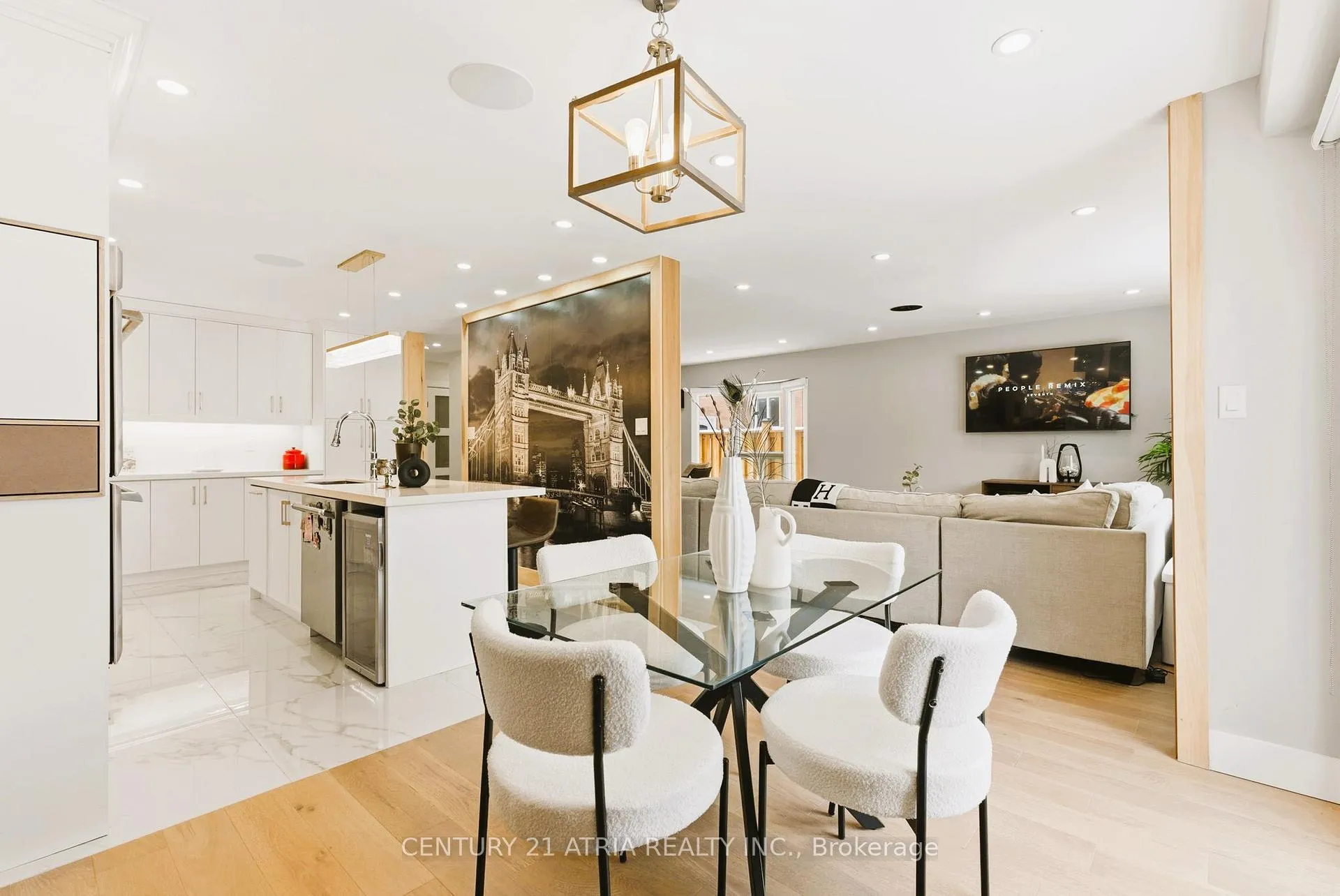 Photo 2 of 7 Michener Crescent, Markham, Raymerville — HOMEH