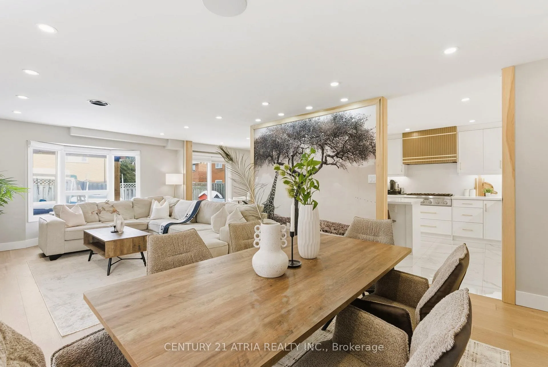 Photo 3 of 7 Michener Crescent, Markham, Raymerville — HOMEH