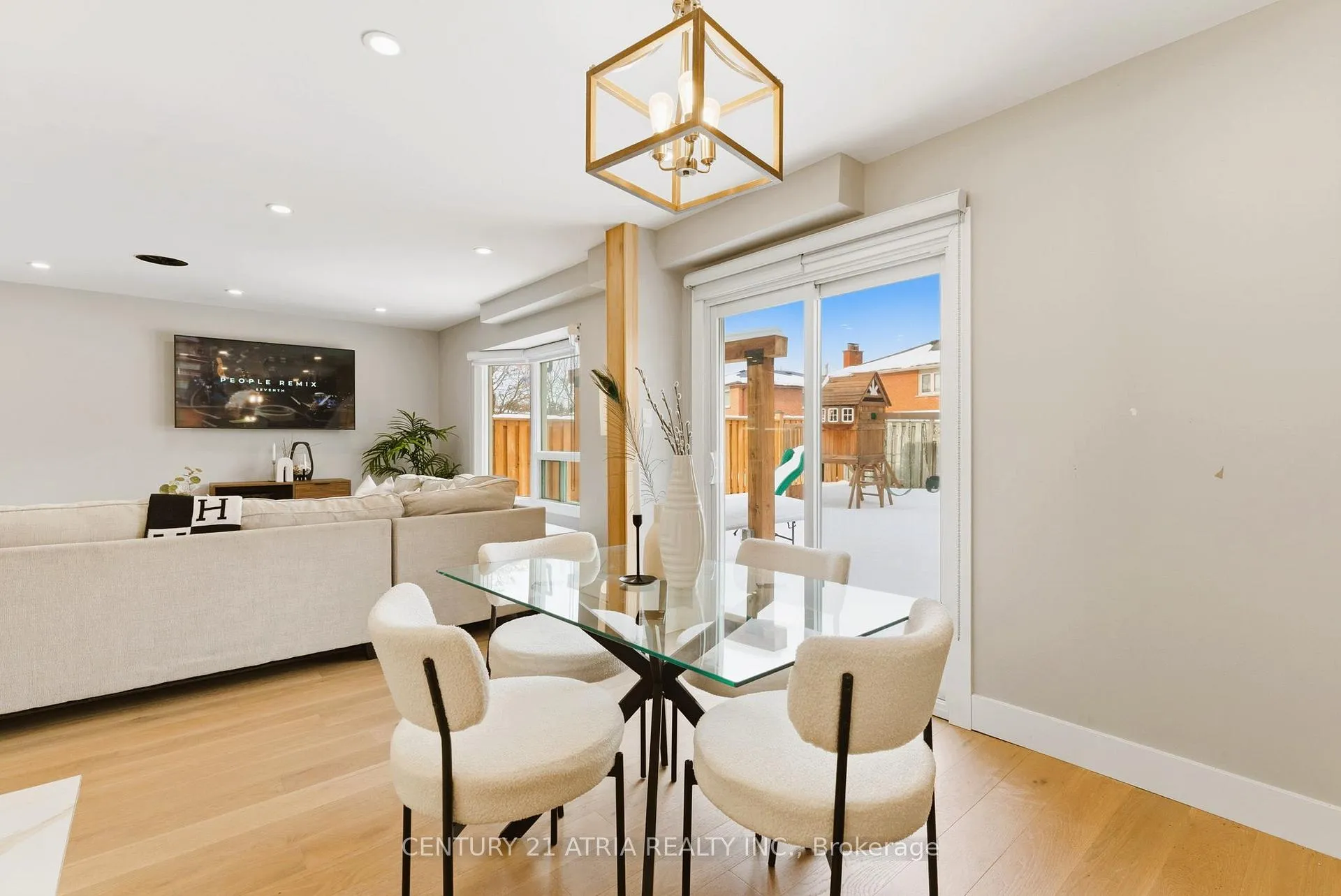 Photo 5 of 7 Michener Crescent, Markham, Raymerville — HOMEH