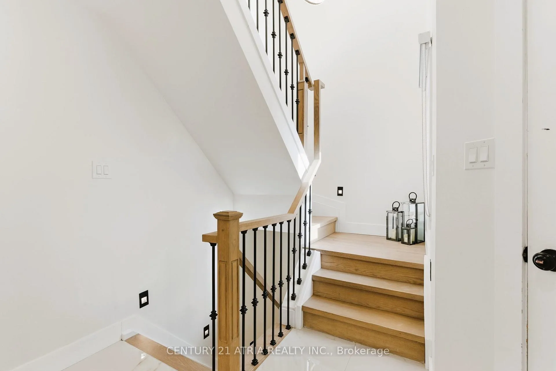 Photo 13 of 7 Michener Crescent, Markham, Raymerville — HOMEH
