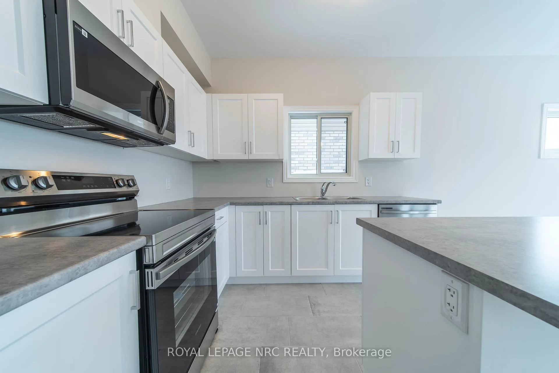 Photo 6 of 52 Wilson Drive, Thorold, Hurricane/Merrittville — HOMEH