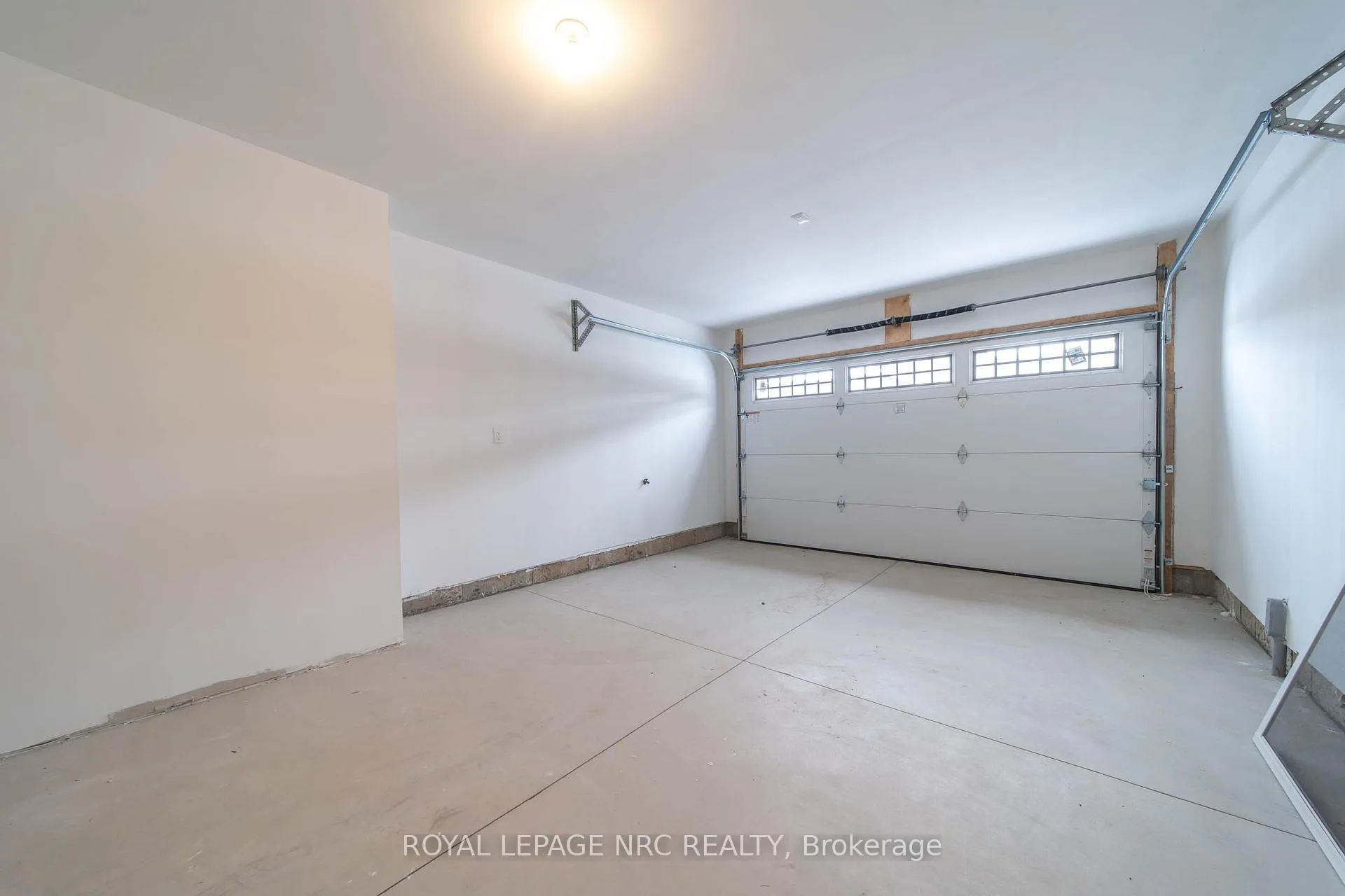 Photo 23 of 52 Wilson Drive, Thorold, Hurricane/Merrittville — HOMEH