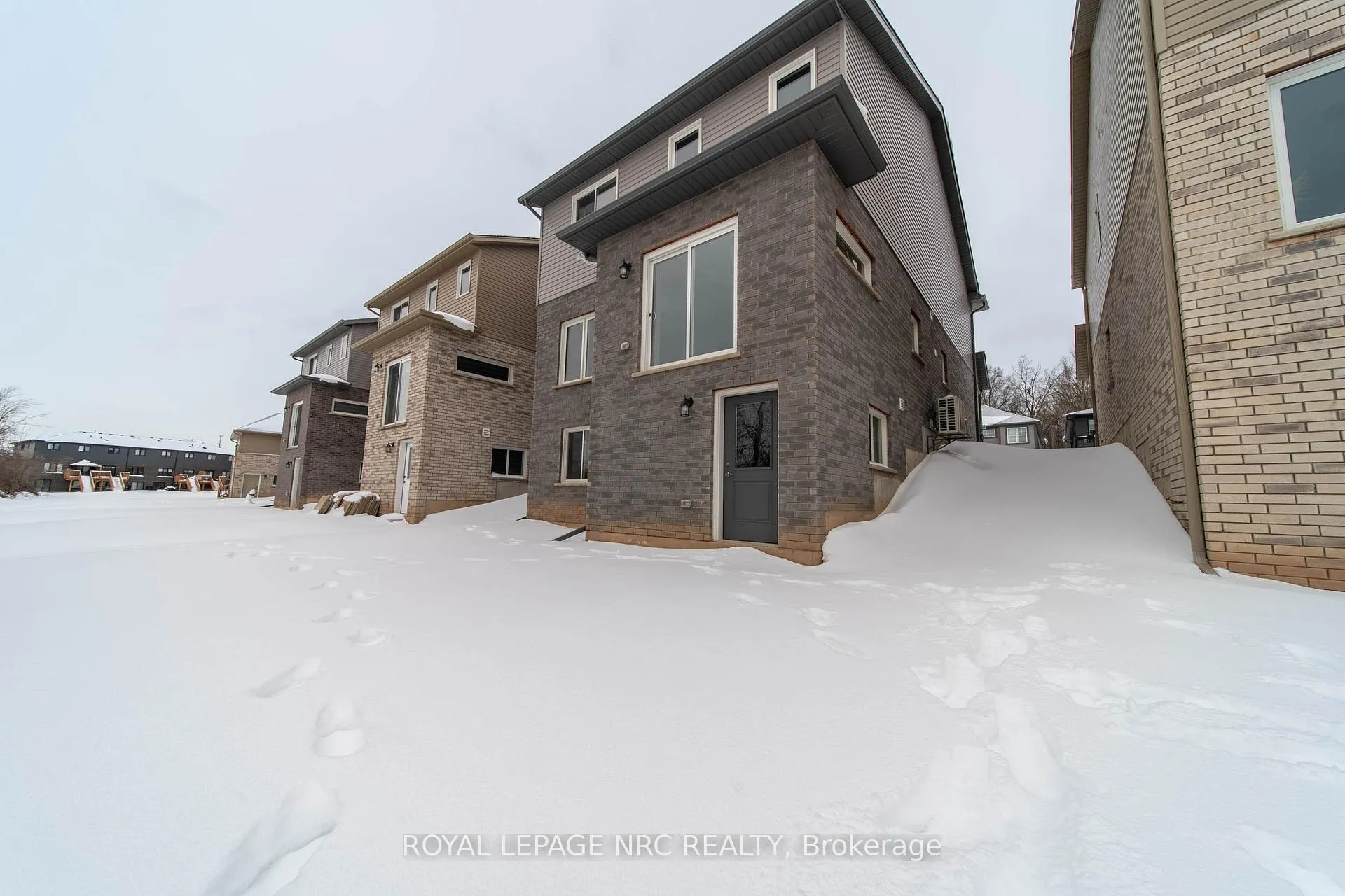 Photo 25 of 52 Wilson Drive, Thorold, Hurricane/Merrittville — HOMEH