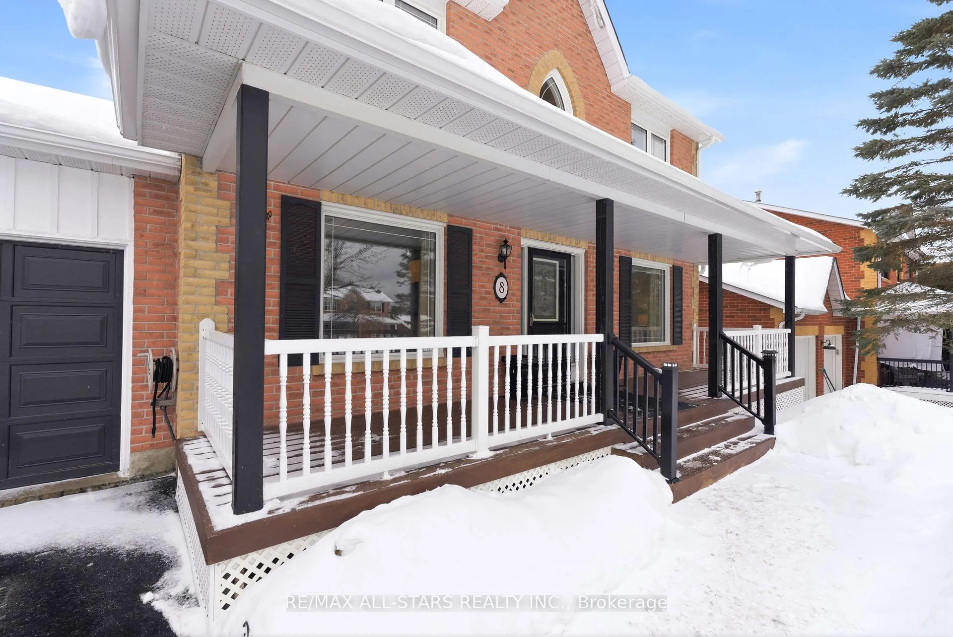Photo 3 of 8 Colonel Sharpe Crescent, Uxbridge — HOMEH