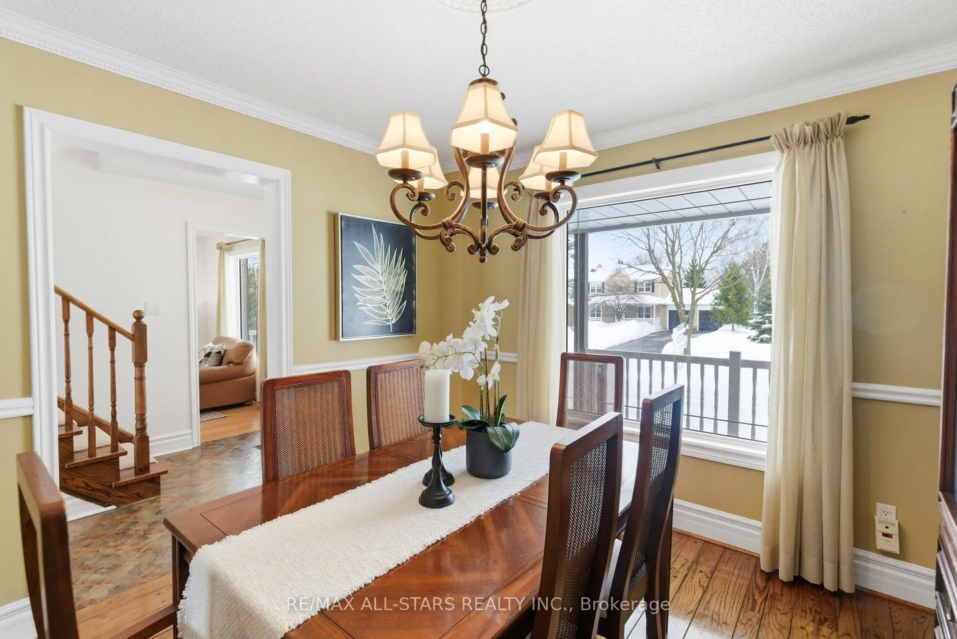 Photo 8 of 8 Colonel Sharpe Crescent, Uxbridge — HOMEH