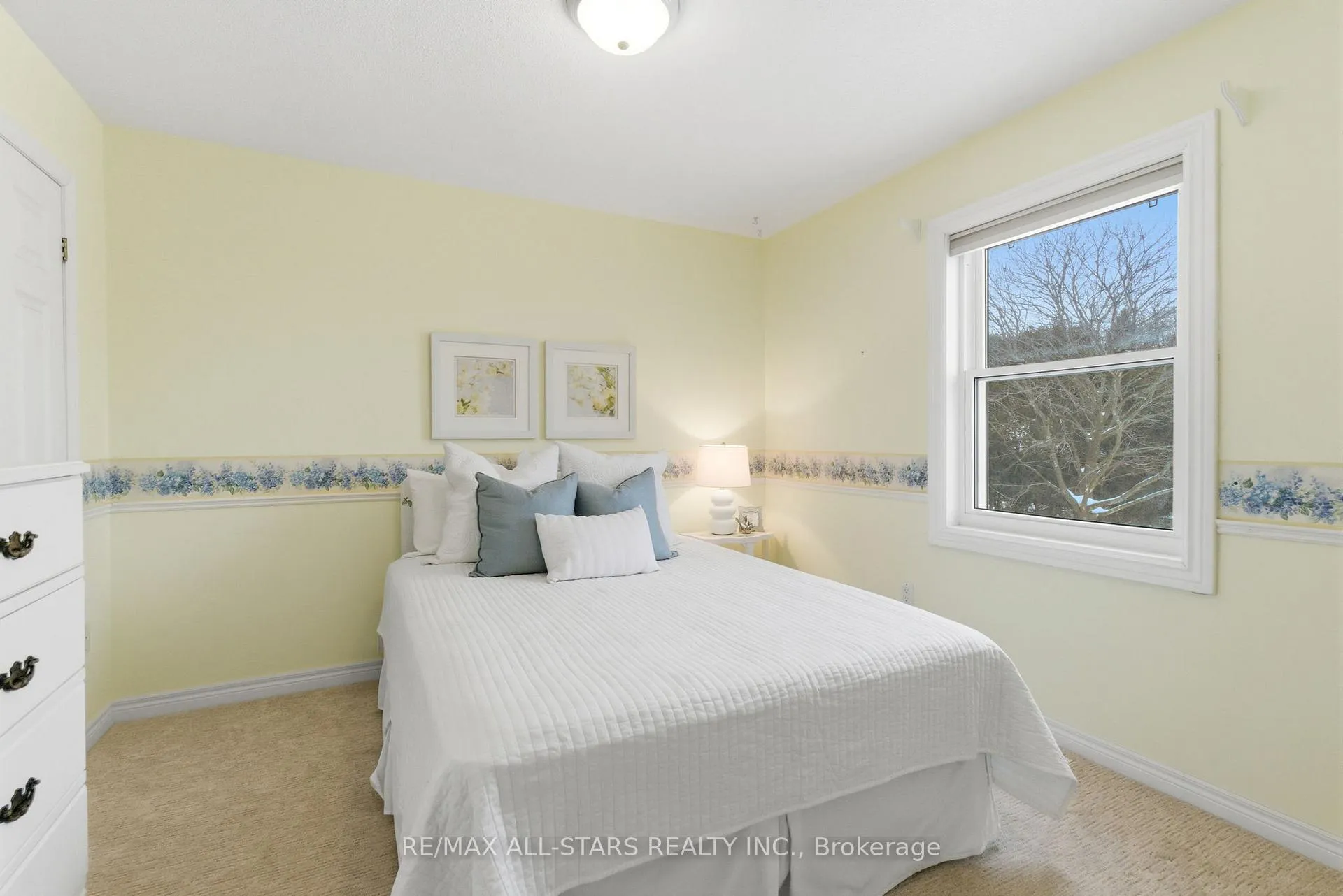 Photo 23 of 8 Colonel Sharpe Crescent, Uxbridge — HOMEH