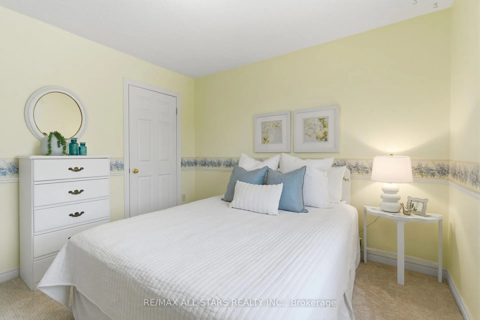 Photo 25 of 8 Colonel Sharpe Crescent, Uxbridge — HOMEH