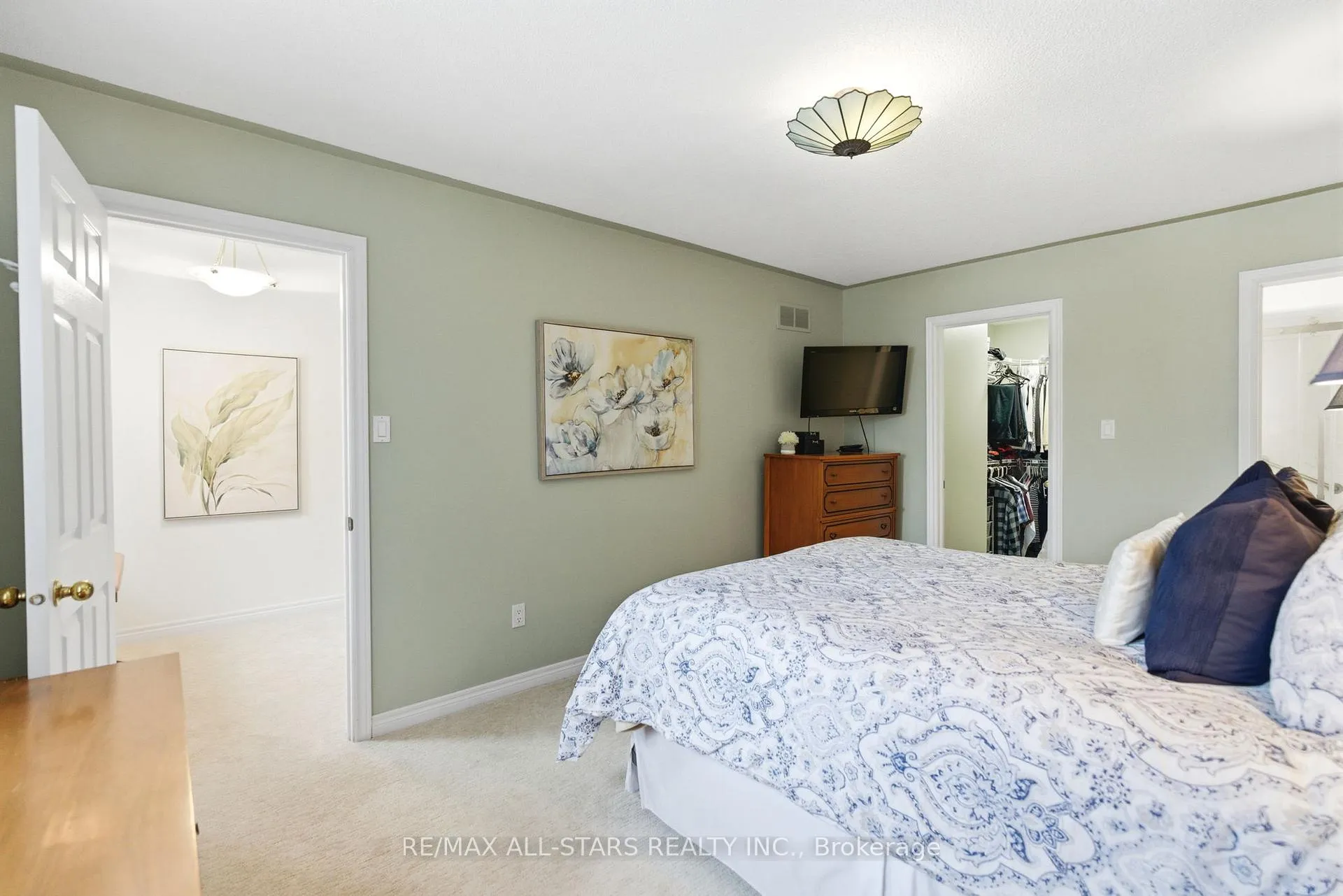 Photo 29 of 8 Colonel Sharpe Crescent, Uxbridge — HOMEH