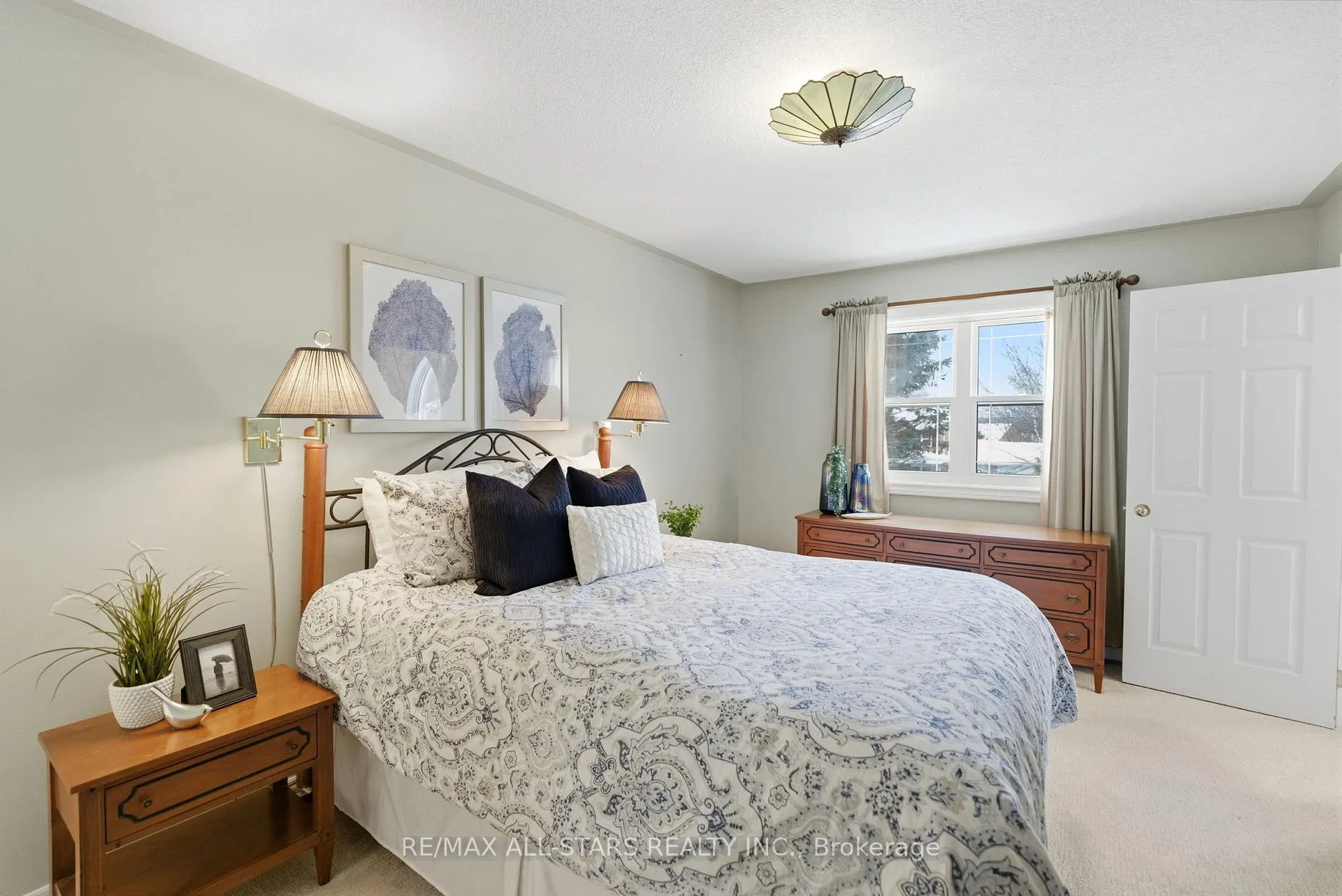 Photo 30 of 8 Colonel Sharpe Crescent, Uxbridge — HOMEH