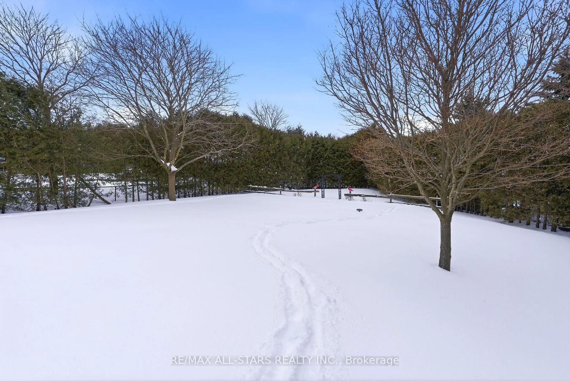 Photo 42 of 8 Colonel Sharpe Crescent, Uxbridge — HOMEH