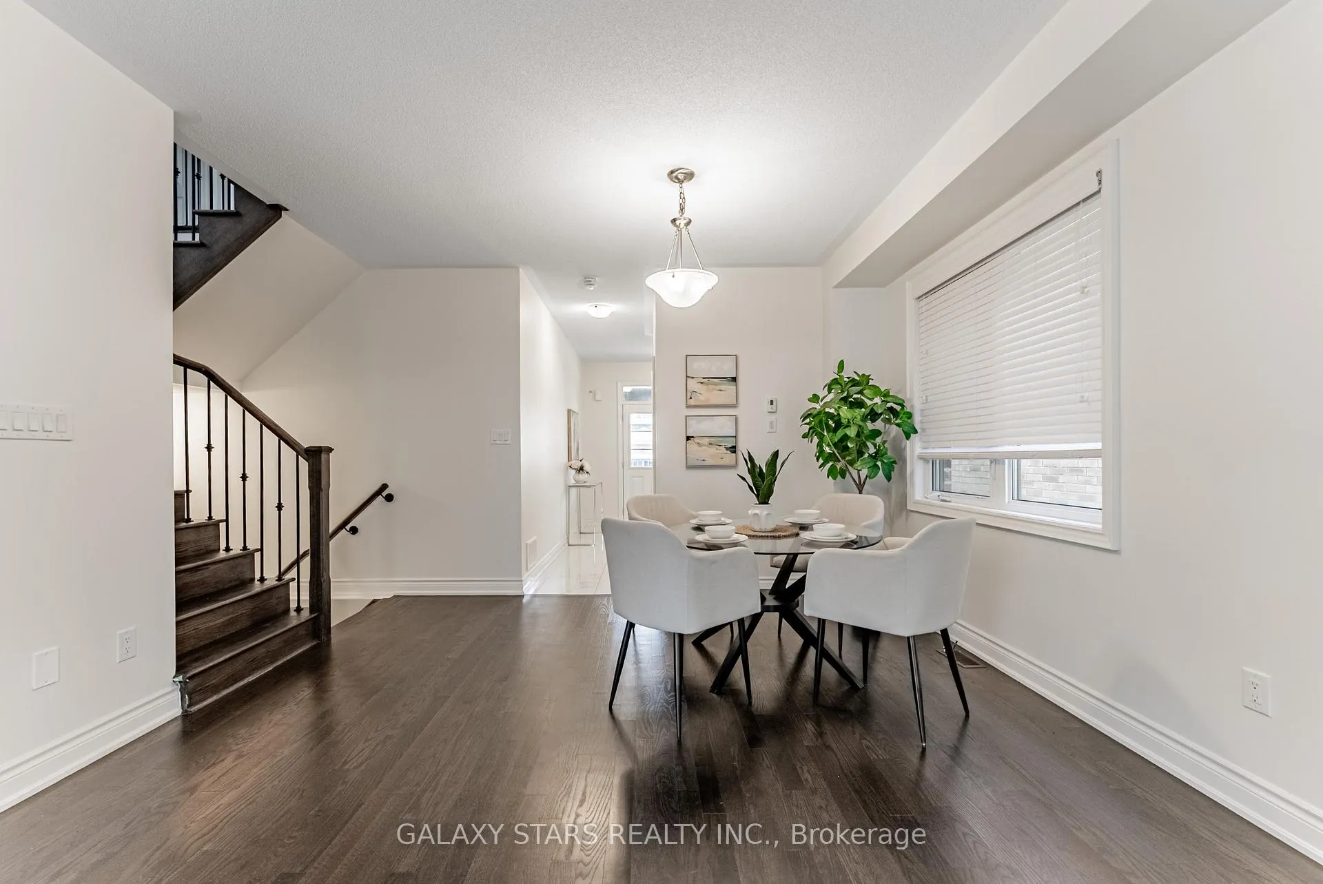 Photo 5 of 1226 Mcphedran Point, Milton, Ford — HOMEH