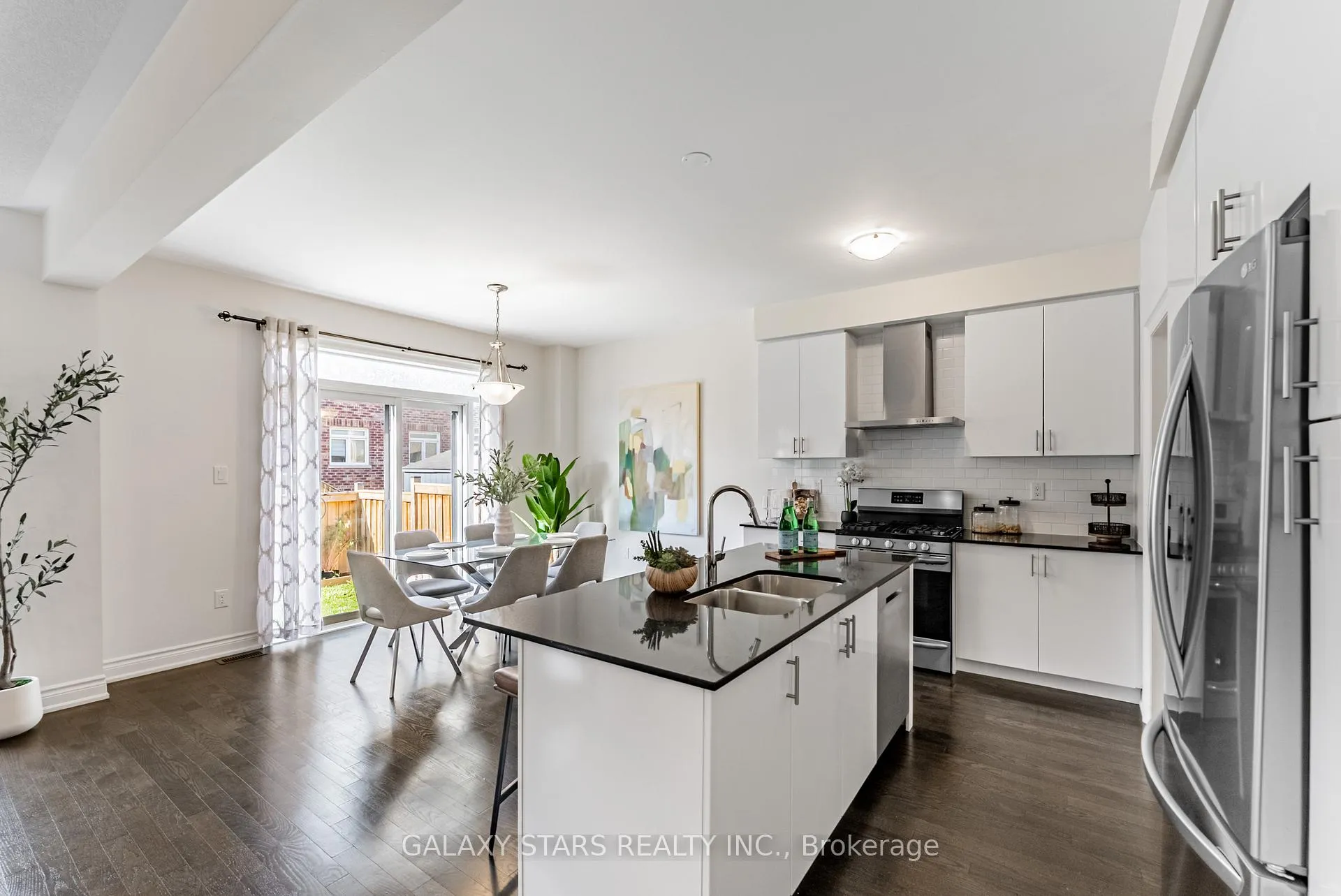 Photo 11 of 1226 Mcphedran Point, Milton, Ford — HOMEH