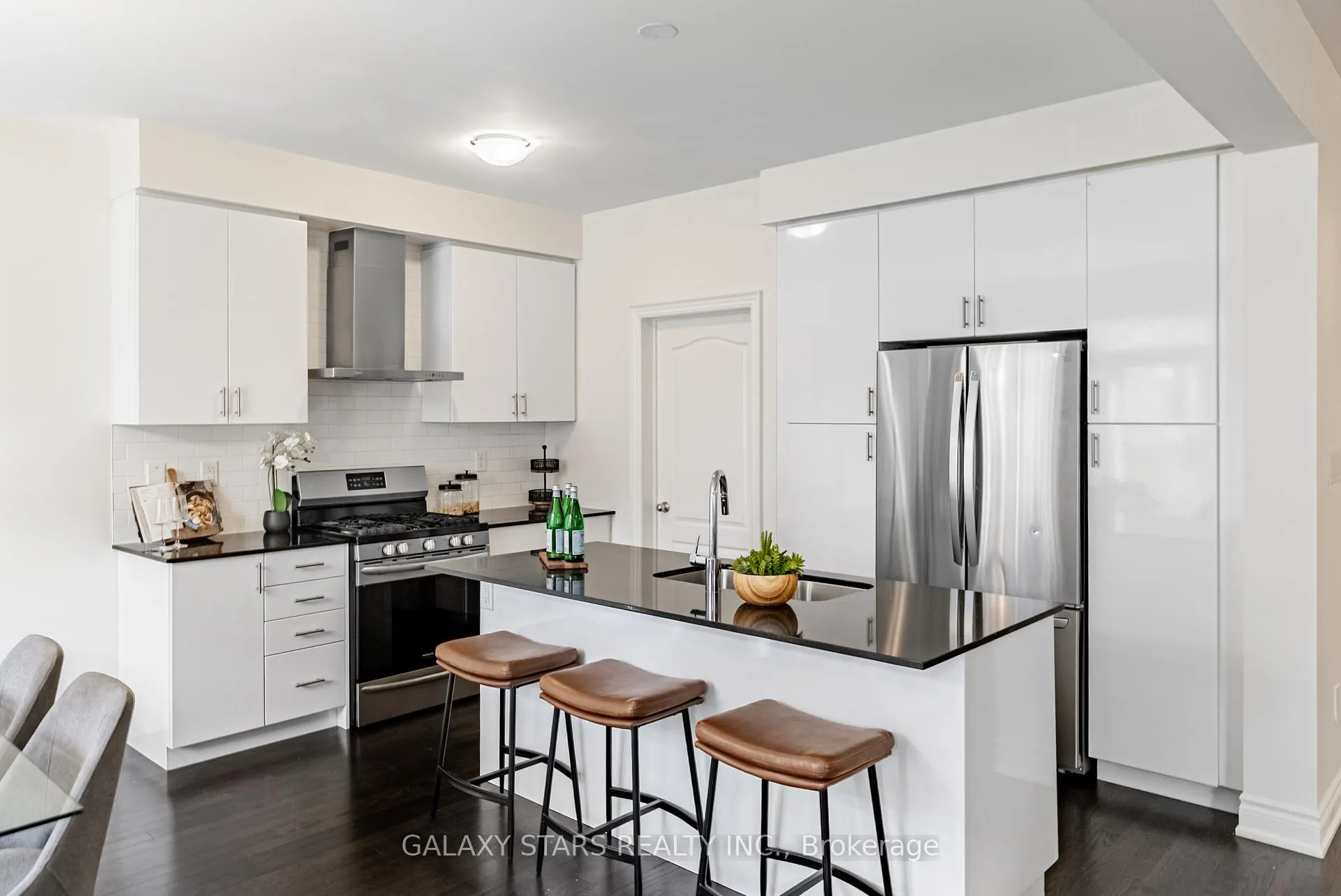 Photo 13 of 1226 Mcphedran Point, Milton, Ford — HOMEH
