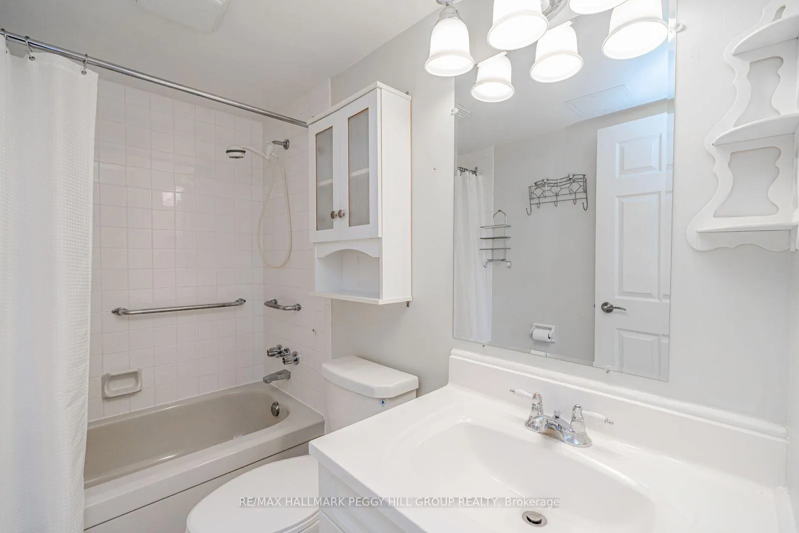 Photo 8 of Unit 803, 181 Collier Street, Barrie, North Shore — HOMEH