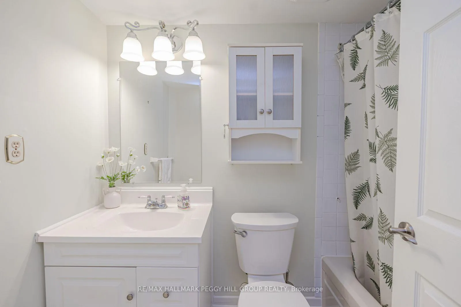 Photo 10 of Unit 803, 181 Collier Street, Barrie, North Shore — HOMEH