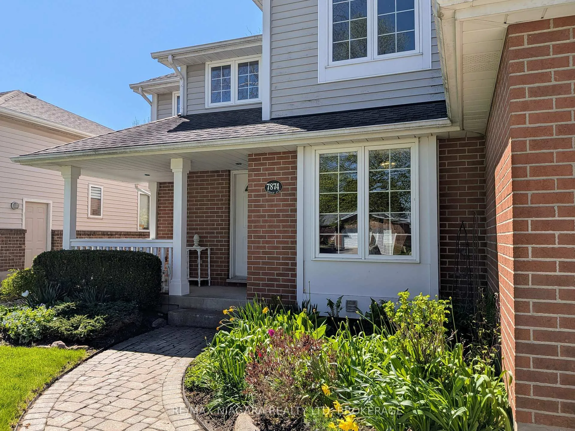 Photo 2 of 7874 Bishop Avenue, Niagara Falls, Mt. Carmel — HOMEH