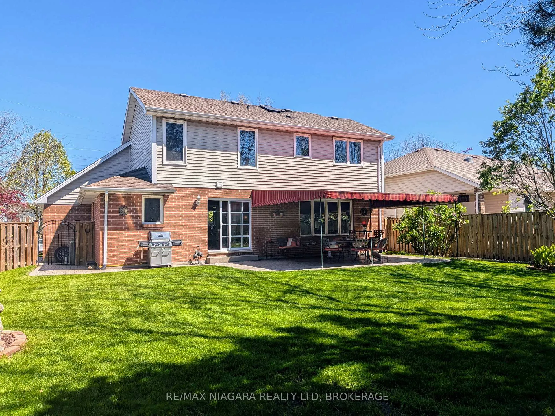 Photo 3 of 7874 Bishop Avenue, Niagara Falls, Mt. Carmel — HOMEH