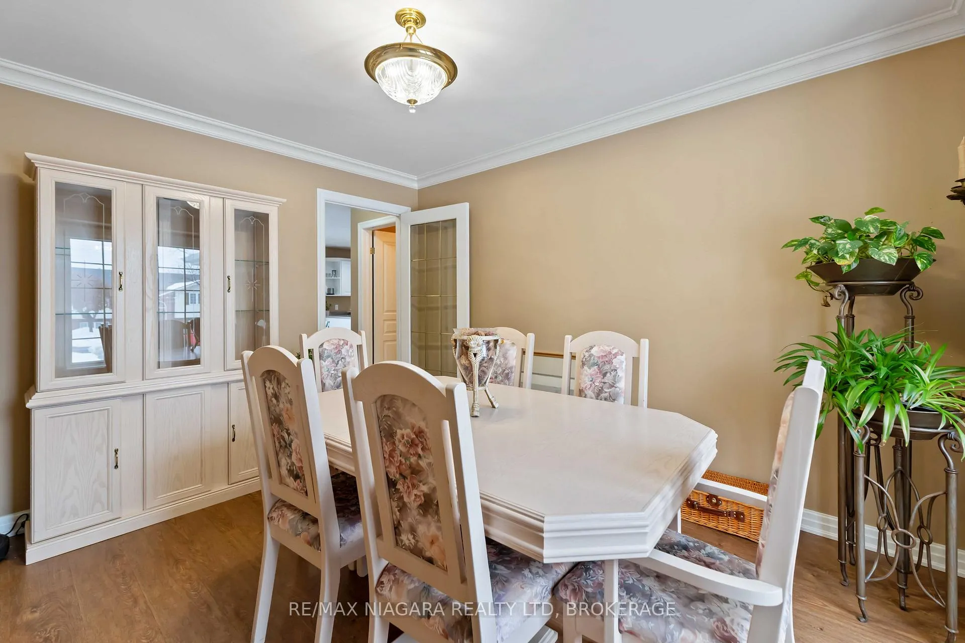 Photo 6 of 7874 Bishop Avenue, Niagara Falls, Mt. Carmel — HOMEH