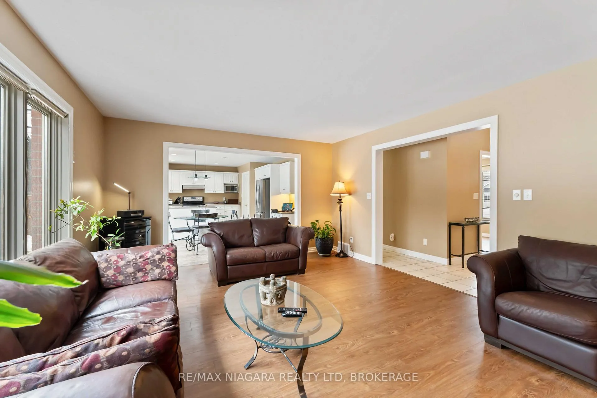 Photo 9 of 7874 Bishop Avenue, Niagara Falls, Mt. Carmel — HOMEH