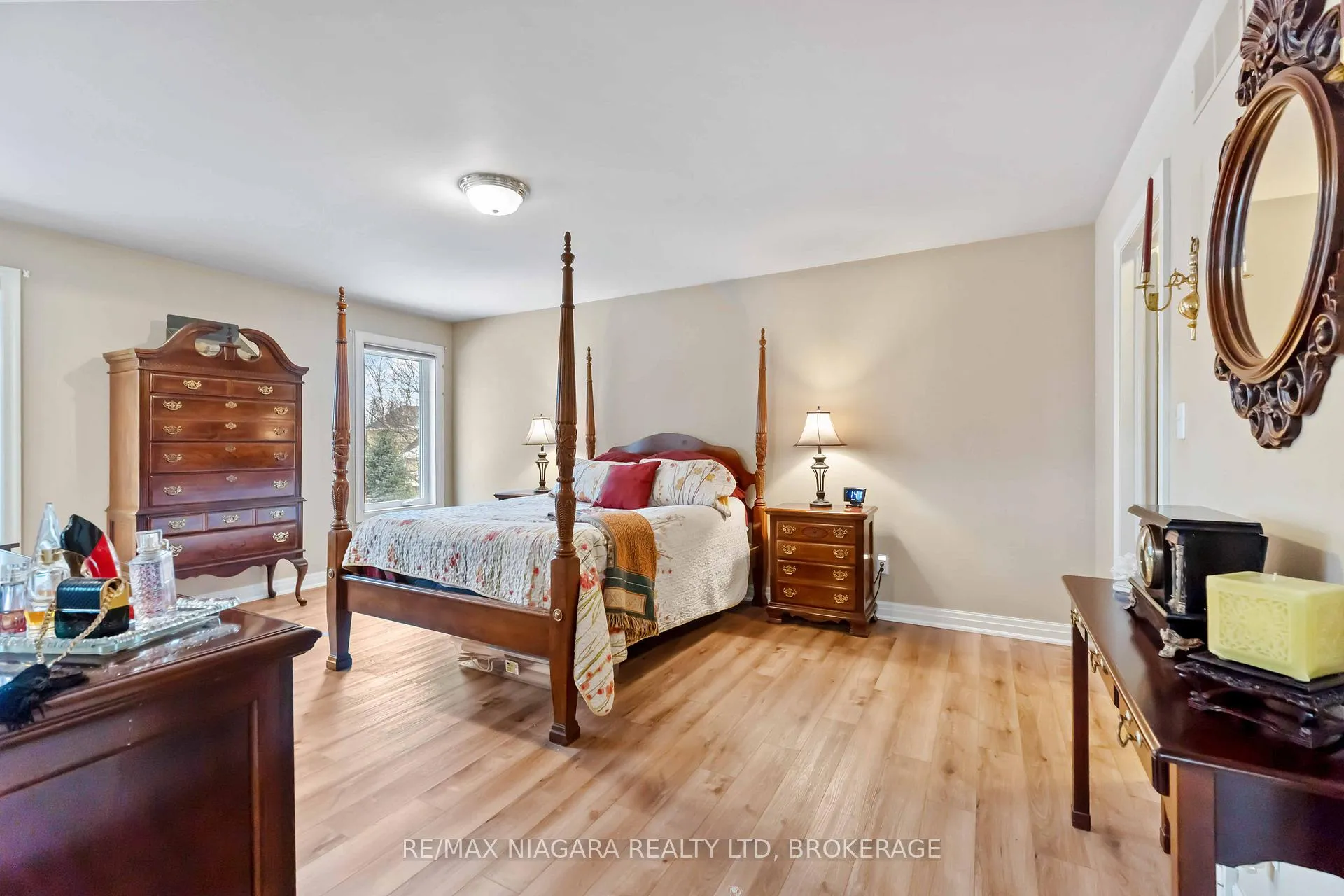 Photo 13 of 7874 Bishop Avenue, Niagara Falls, Mt. Carmel — HOMEH