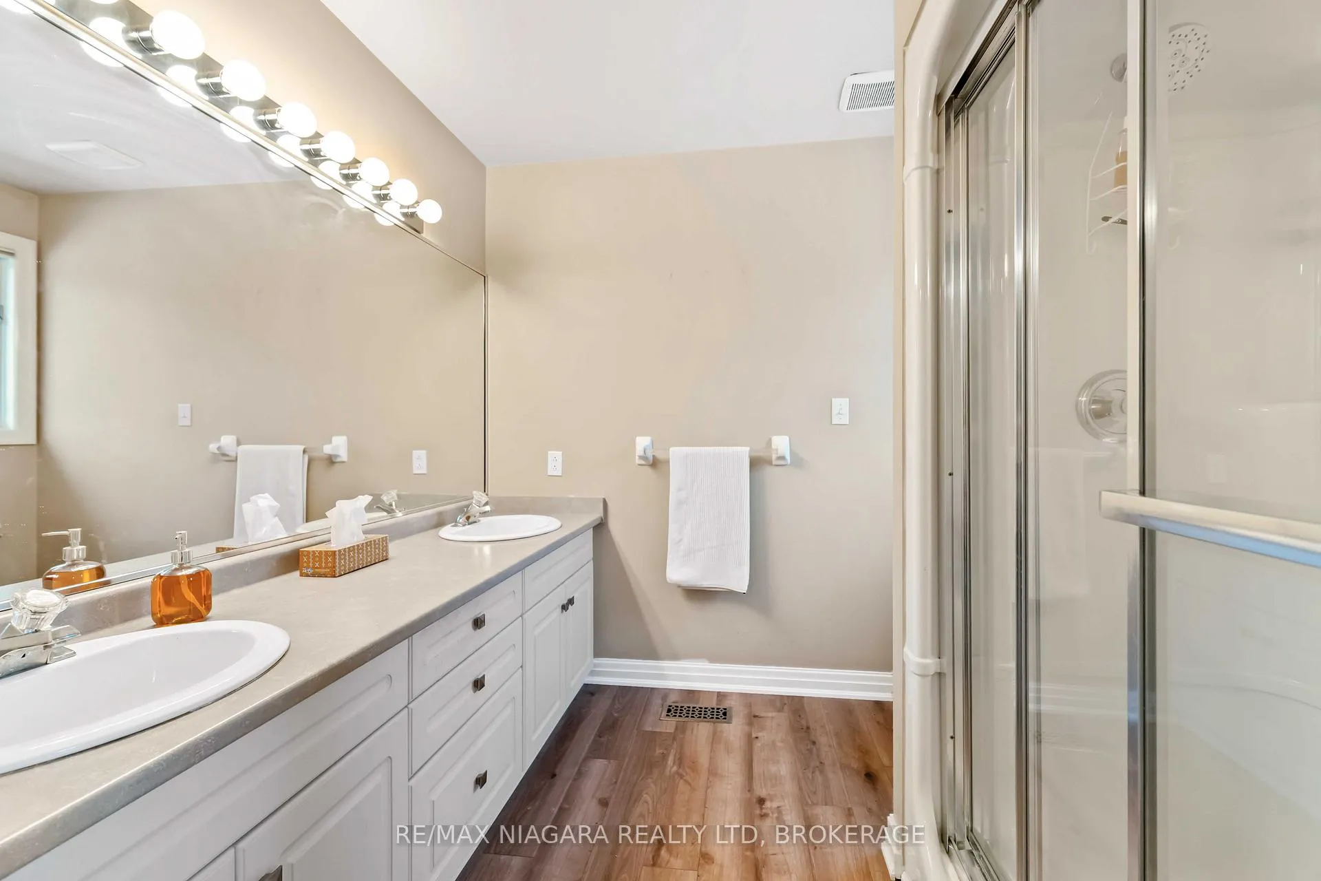 Photo 14 of 7874 Bishop Avenue, Niagara Falls, Mt. Carmel — HOMEH