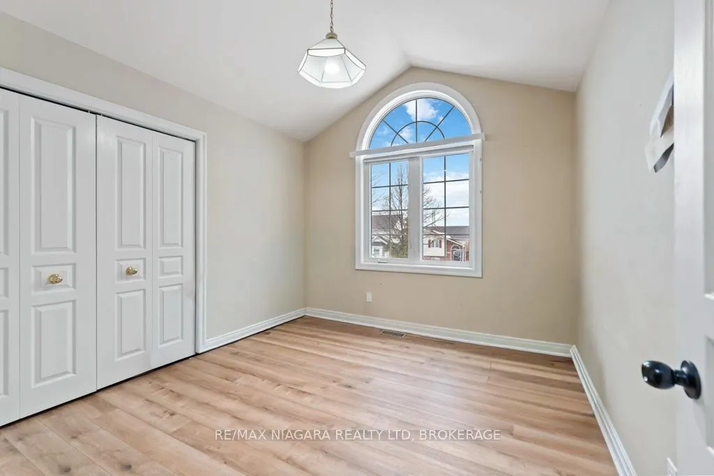 Photo 15 of 7874 Bishop Avenue, Niagara Falls, Mt. Carmel — HOMEH
