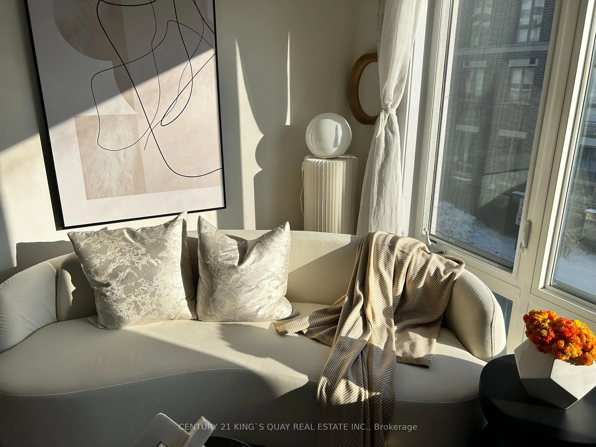 Photo 2 of Unit 304, 20 Dunsheath Way, Markham, Cornell — HOMEH