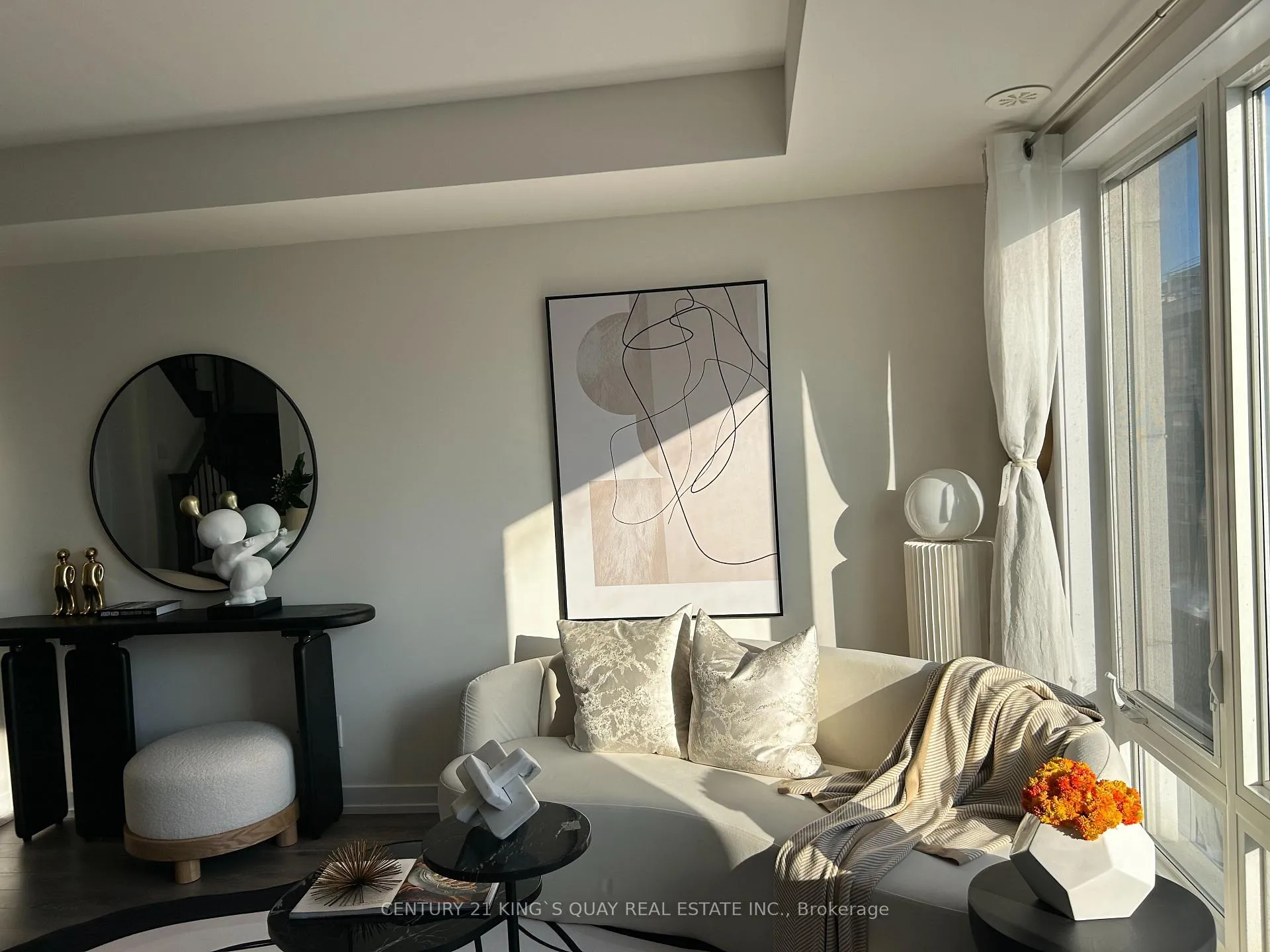 Photo 3 of Unit 304, 20 Dunsheath Way, Markham, Cornell — HOMEH