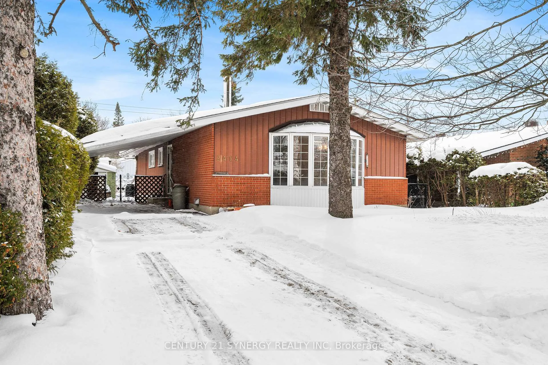 Photo 2 of 2414 Joliffe Street, Ottawa, Hawthorne Meadows — HOMEH