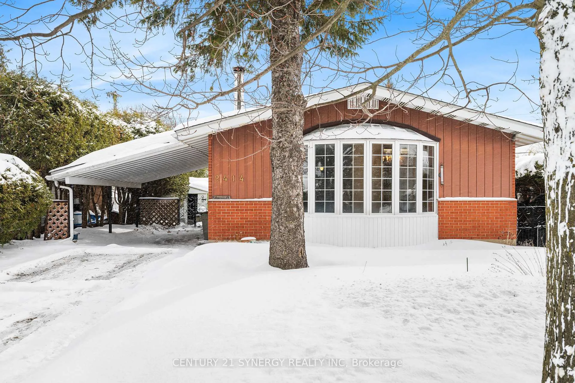 Photo 3 of 2414 Joliffe Street, Ottawa, Hawthorne Meadows — HOMEH