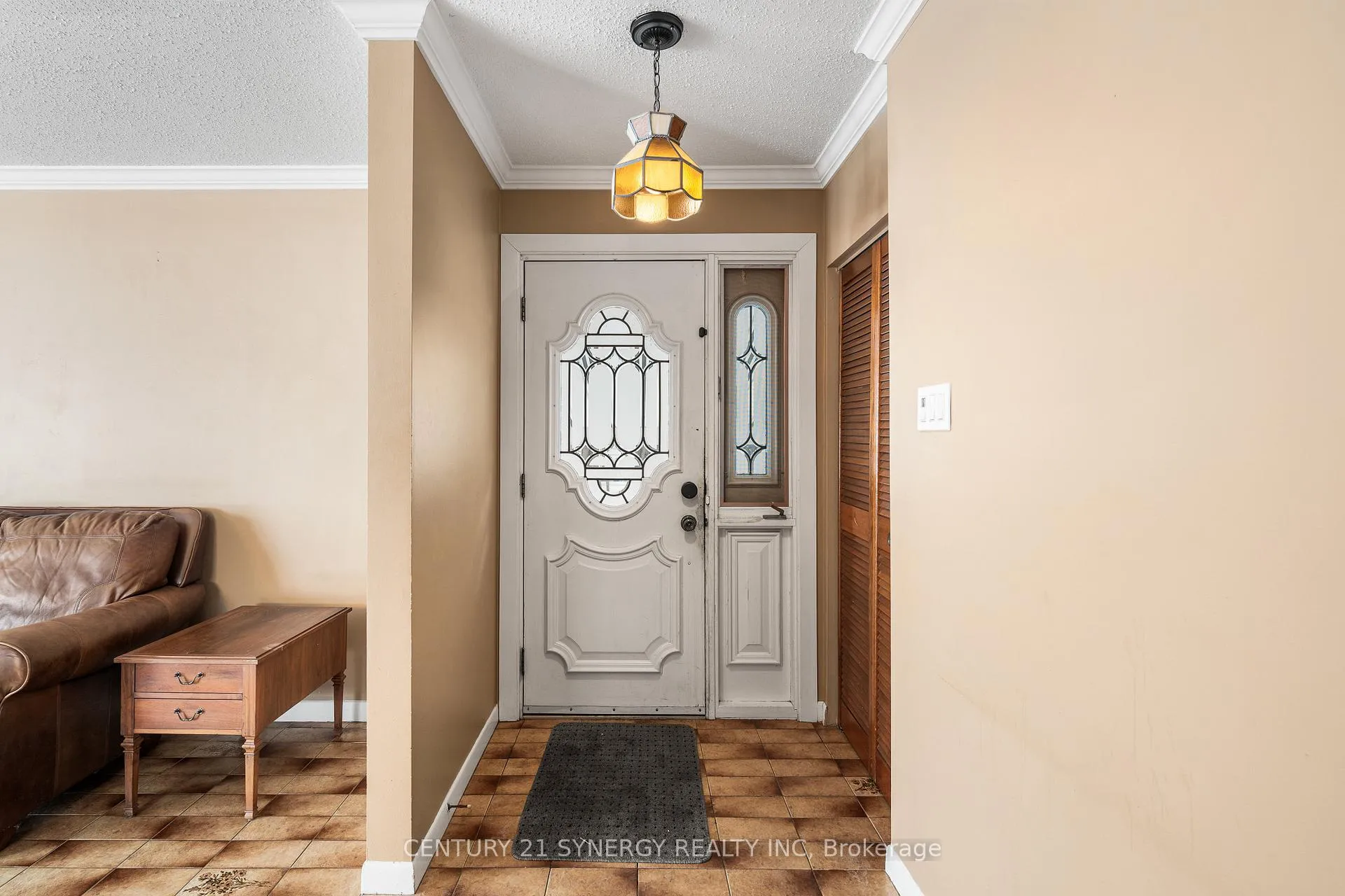 Photo 4 of 2414 Joliffe Street, Ottawa, Hawthorne Meadows — HOMEH