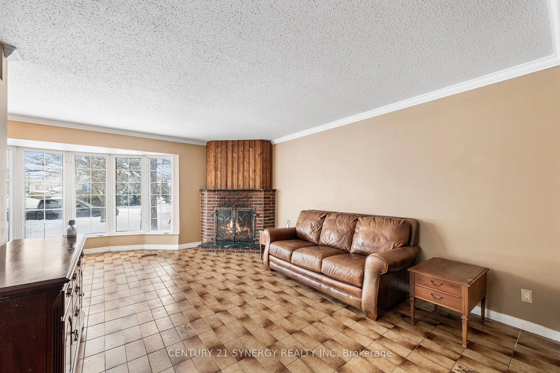 Photo 7 of 2414 Joliffe Street, Ottawa, Hawthorne Meadows — HOMEH
