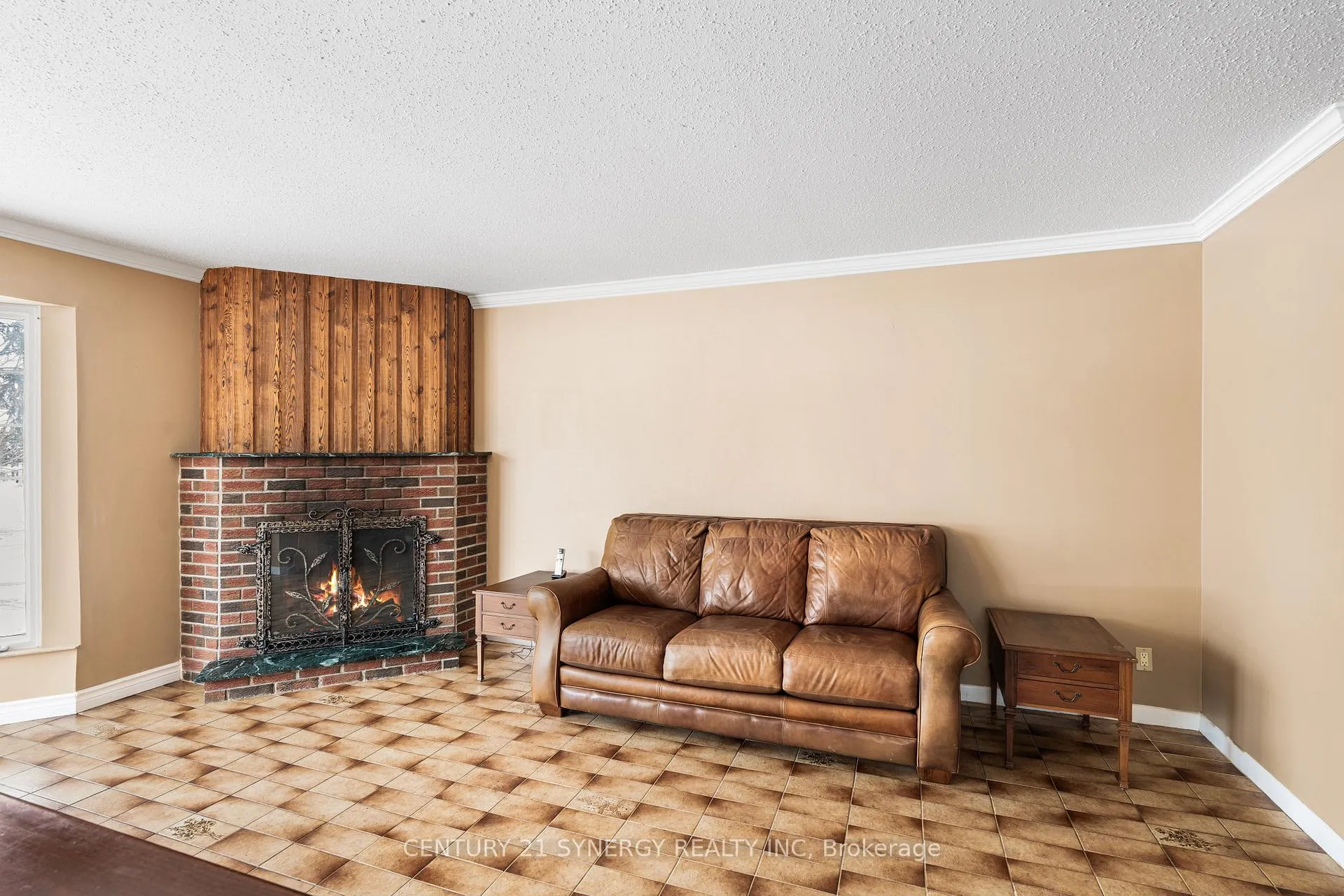 Photo 8 of 2414 Joliffe Street, Ottawa, Hawthorne Meadows — HOMEH