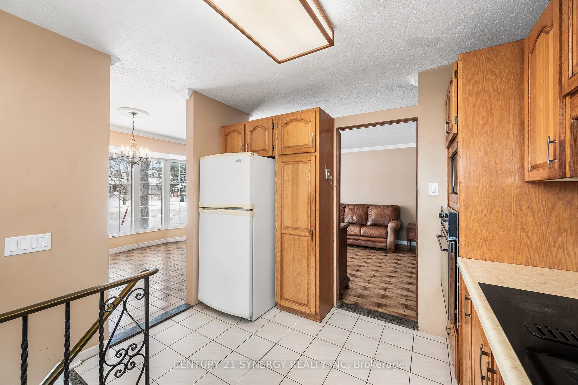 Photo 15 of 2414 Joliffe Street, Ottawa, Hawthorne Meadows — HOMEH
