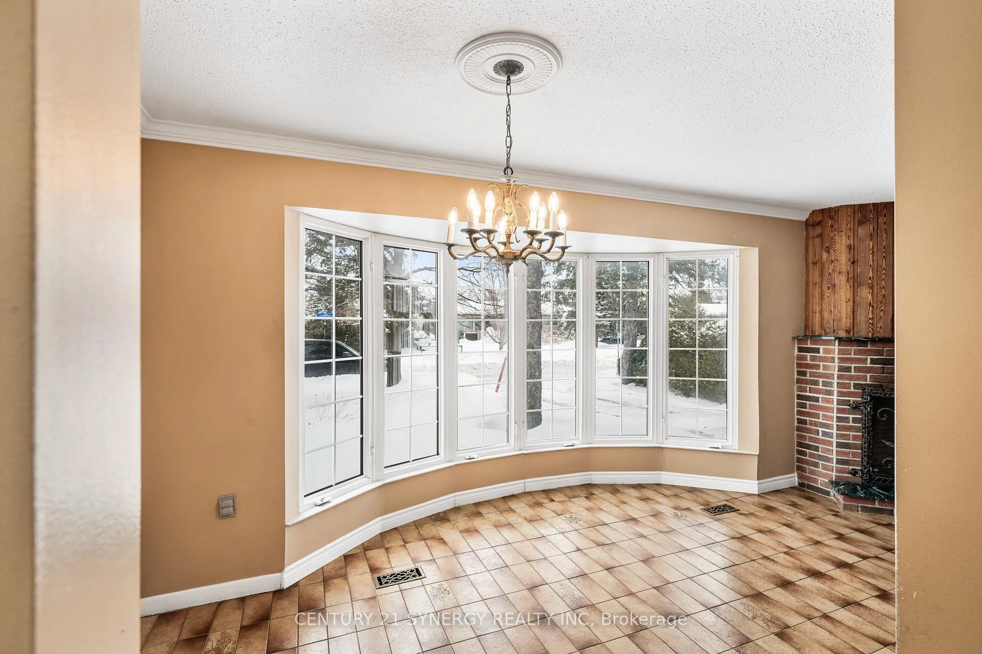 Photo 16 of 2414 Joliffe Street, Ottawa, Hawthorne Meadows — HOMEH