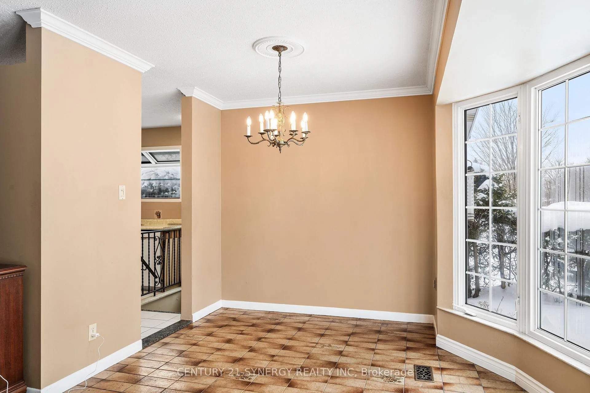 Photo 18 of 2414 Joliffe Street, Ottawa, Hawthorne Meadows — HOMEH
