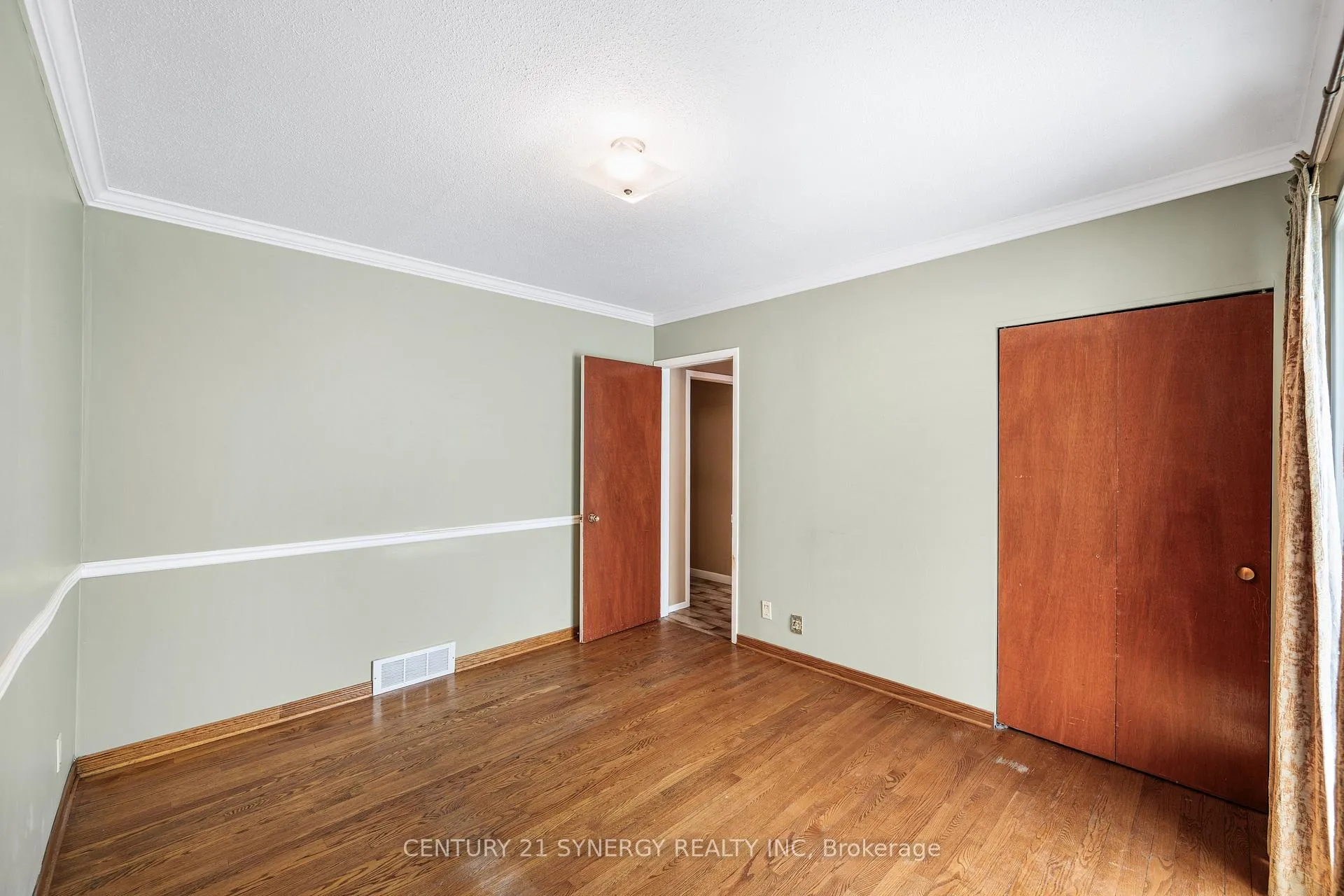 Photo 28 of 2414 Joliffe Street, Ottawa, Hawthorne Meadows — HOMEH
