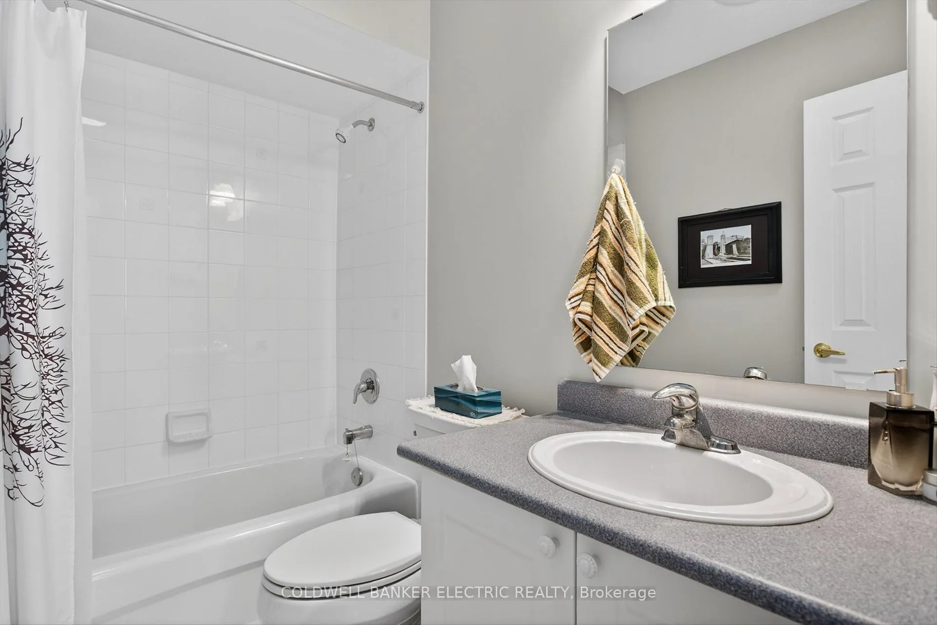 Photo 16 of 1399 Lillico Crescent, Peterborough, Monaghan Ward 2 — HOMEH