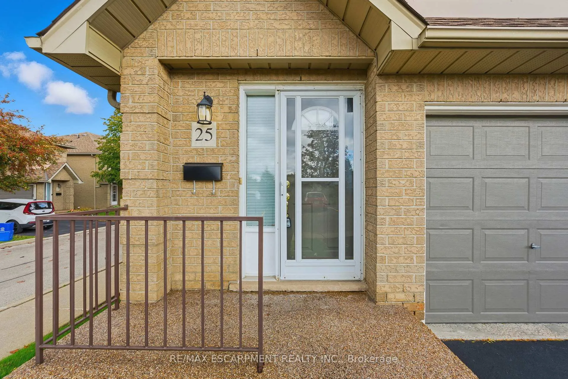 Photo 2 of Unit 25, 100 Vineberg Drive, Hamilton, Allison — HOMEH