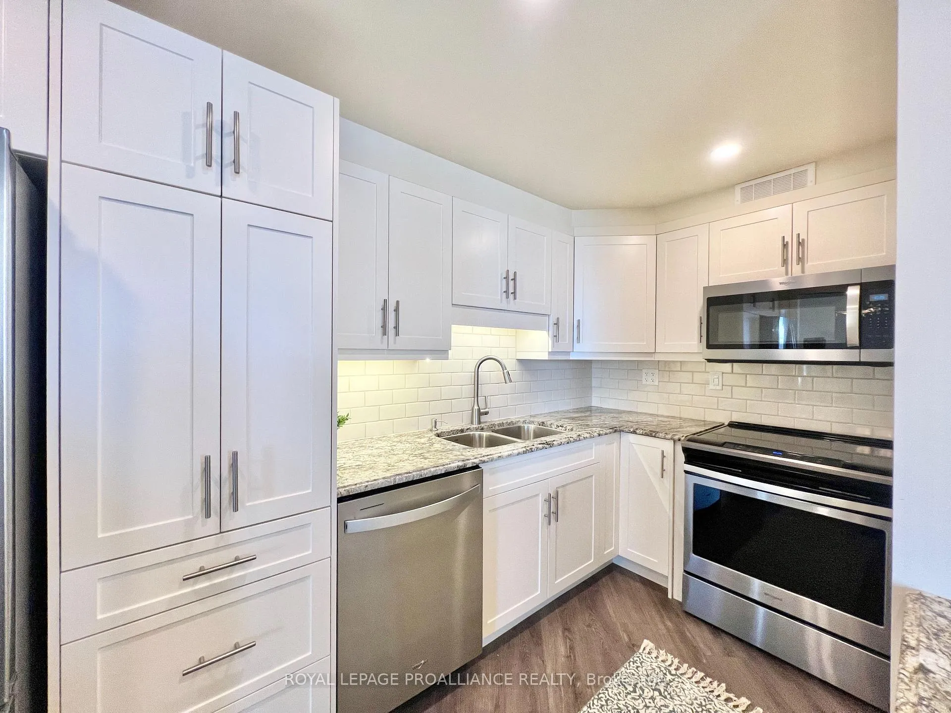 Photo 2 of Unit 1002, 344 Front Street, Belleville, Belleville Ward — HOMEH