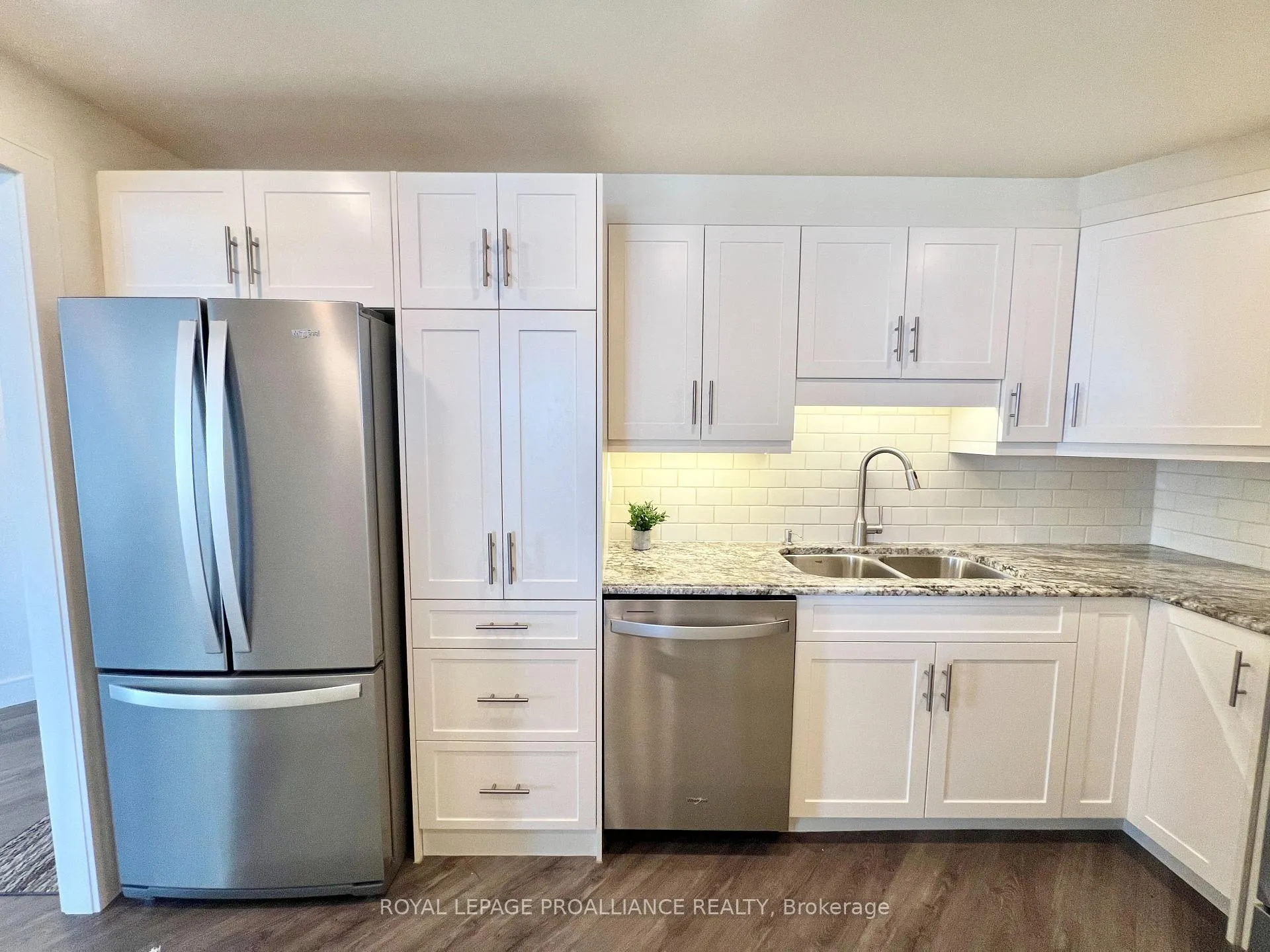 Photo 4 of Unit 1002, 344 Front Street, Belleville, Belleville Ward — HOMEH