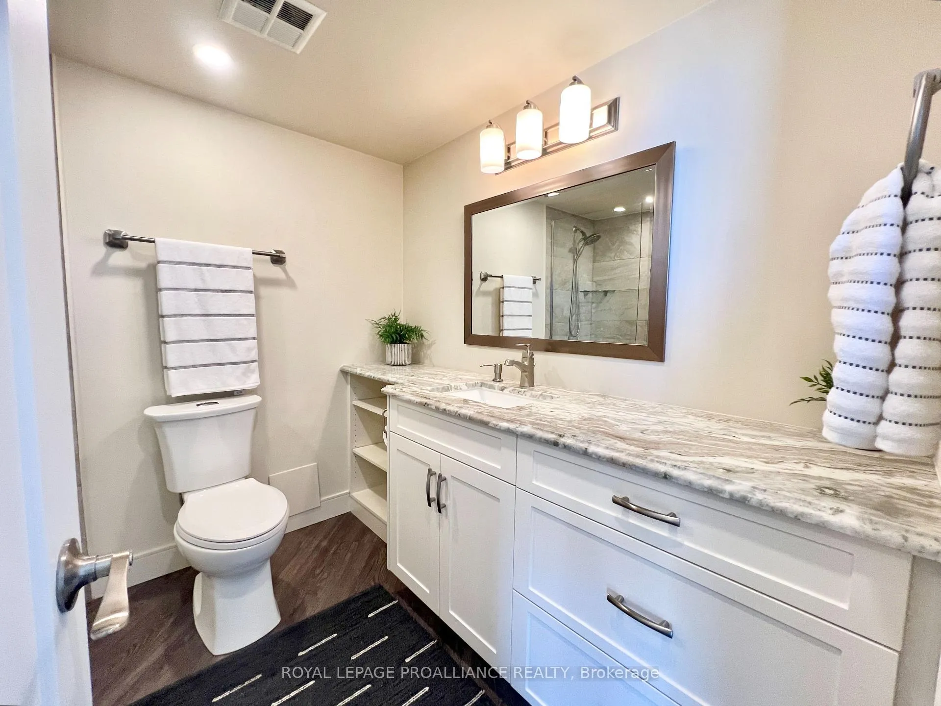 Photo 13 of Unit 1002, 344 Front Street, Belleville, Belleville Ward — HOMEH