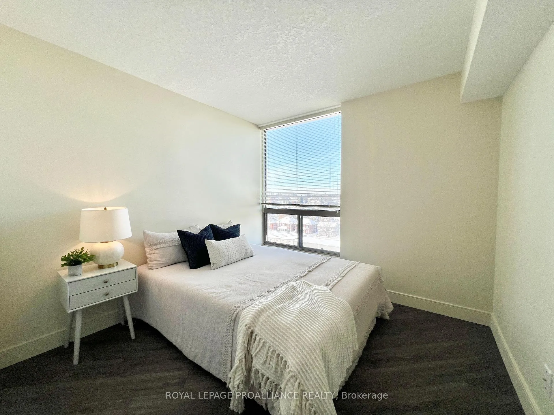 Photo 15 of Unit 1002, 344 Front Street, Belleville, Belleville Ward — HOMEH