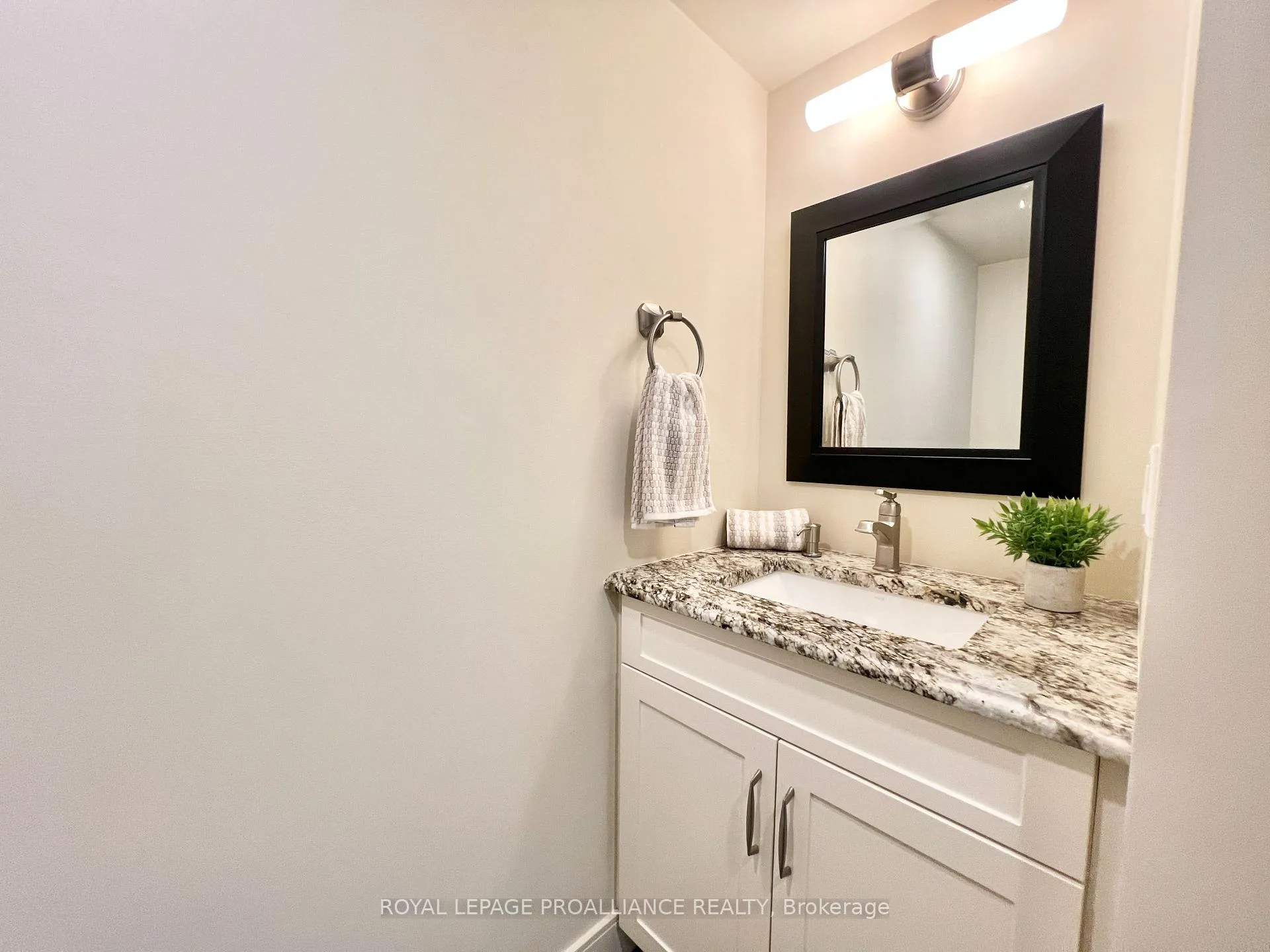 Photo 20 of Unit 1002, 344 Front Street, Belleville, Belleville Ward — HOMEH