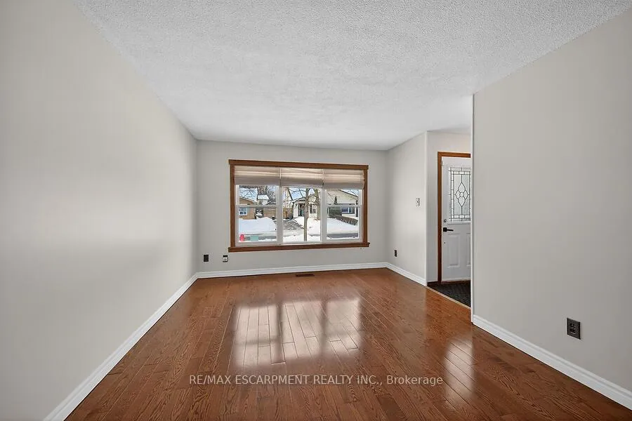 Photo 8 of 16 Golden Orchard Drive, Hamilton, Gourley — HOMEH