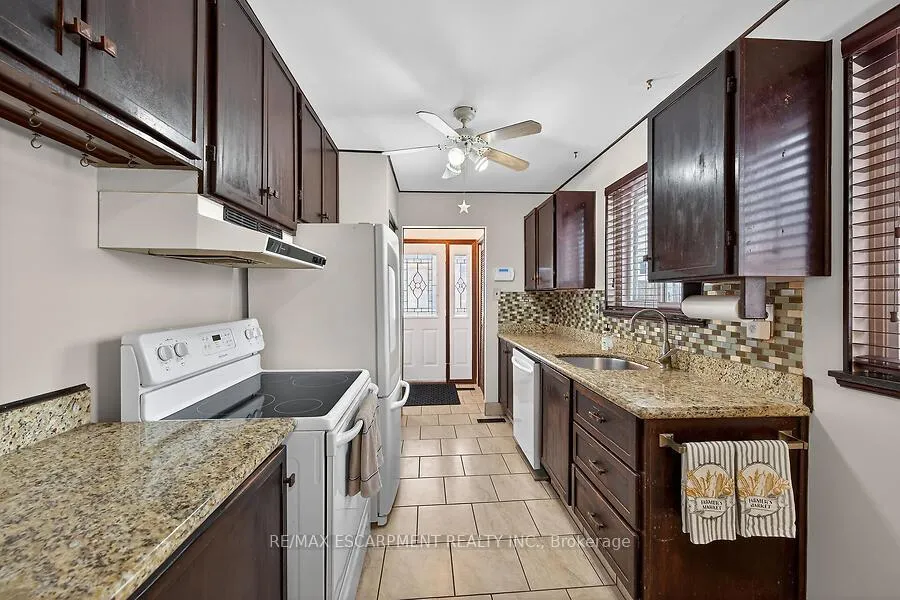 Photo 10 of 16 Golden Orchard Drive, Hamilton, Gourley — HOMEH
